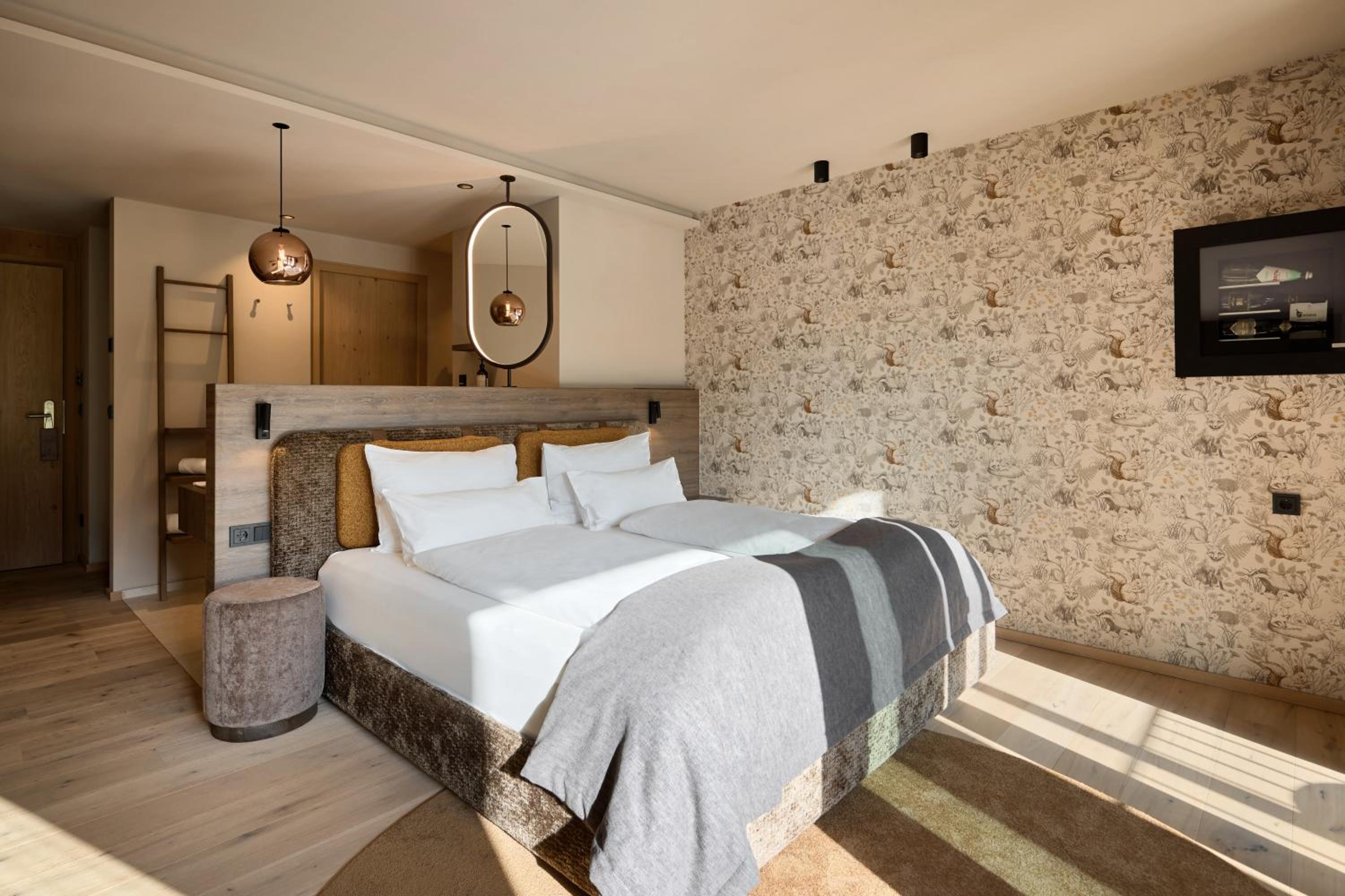 King Room with Balcony - Photo 1