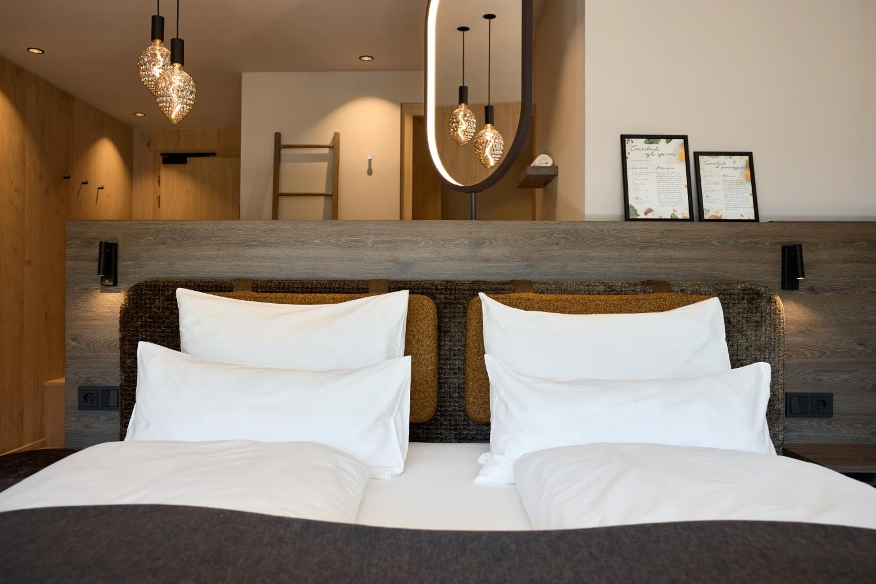 Deluxe Room - Photo 2