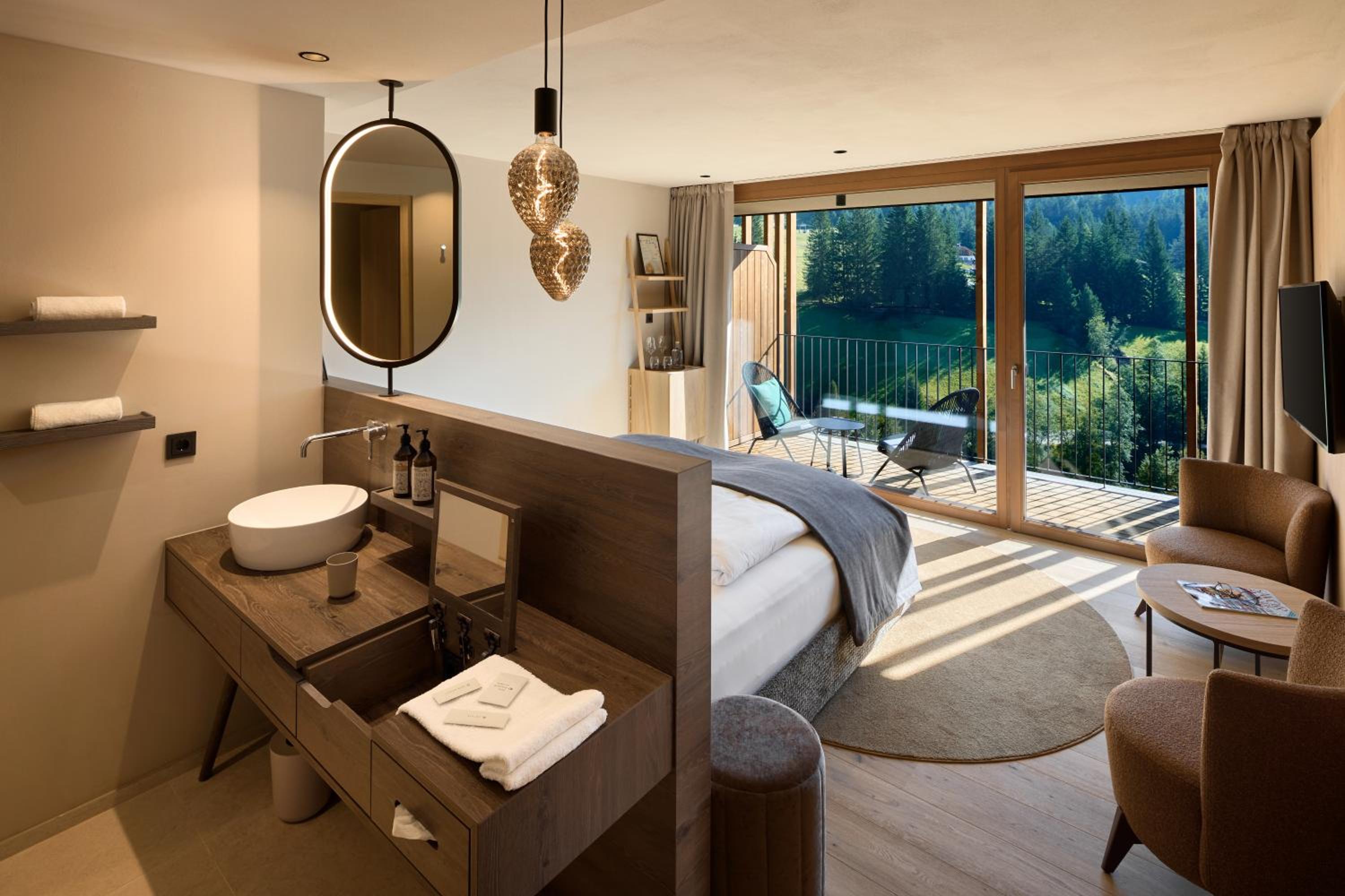 Deluxe Room - Photo 1