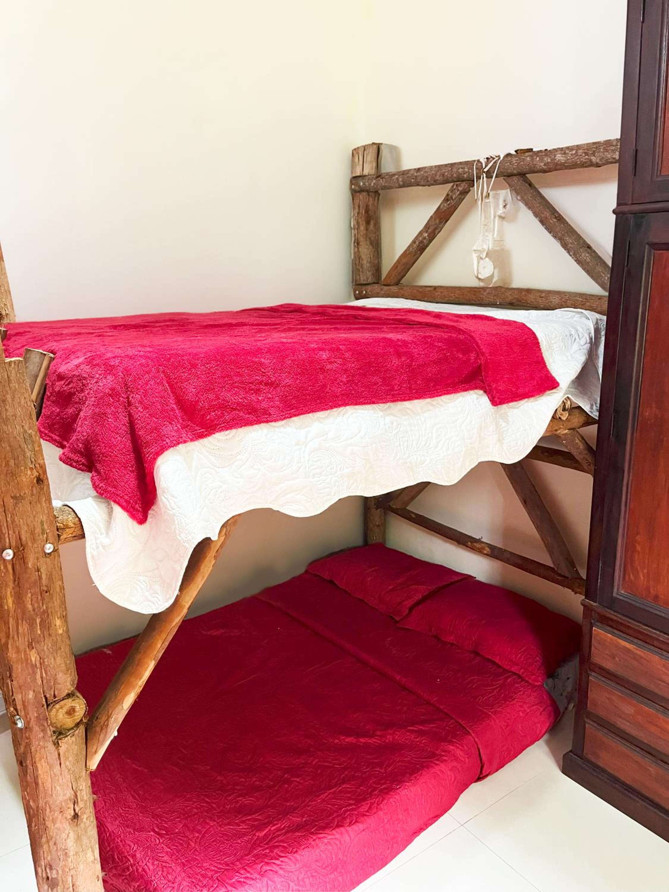 Bed in 6-Bed Mixed Dormitory Room photo 1
