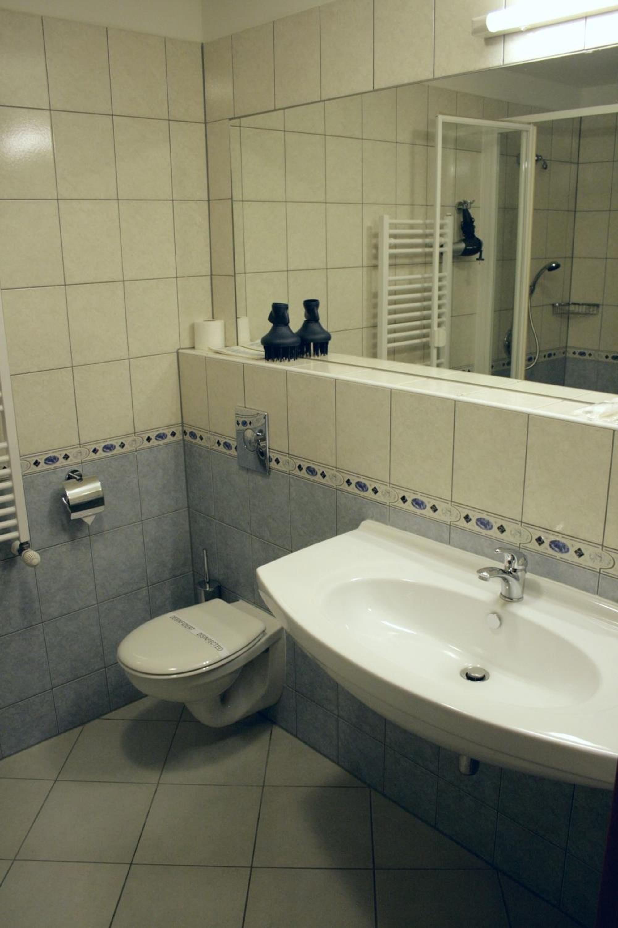 Single Room With Spa Access