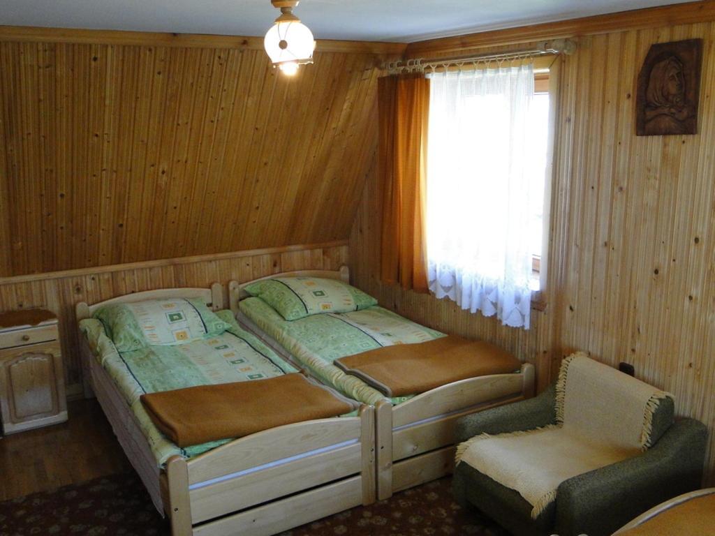 Quadruple Room with Private Bathroom - Photo 1