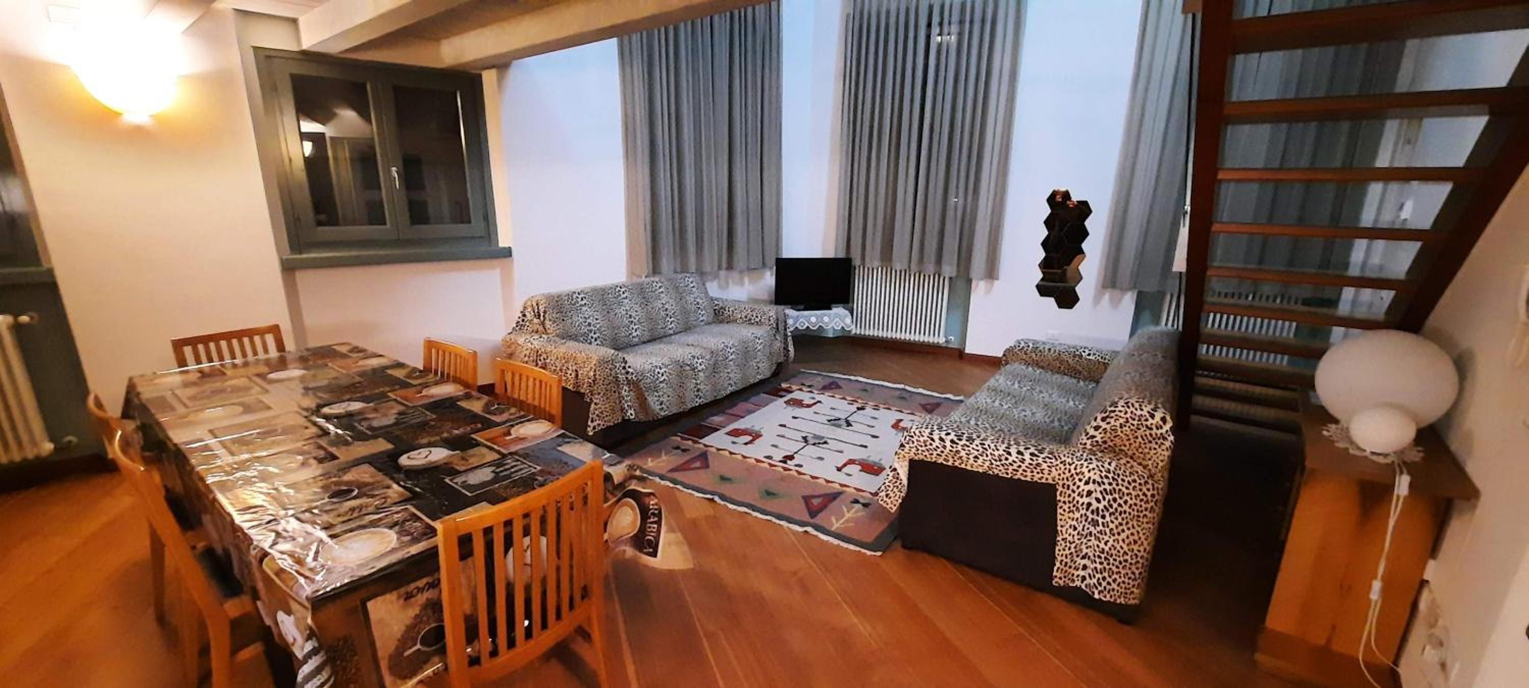 Apartment - Split Level photo 3