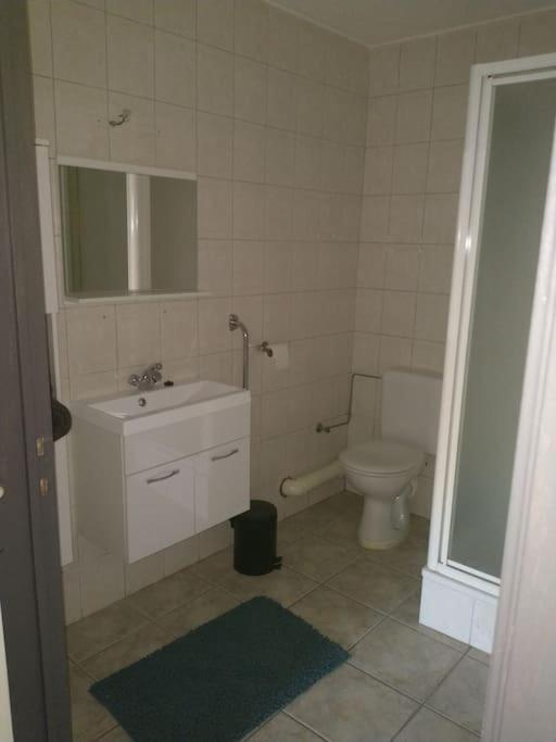 One-Bedroom Apartment photo 3