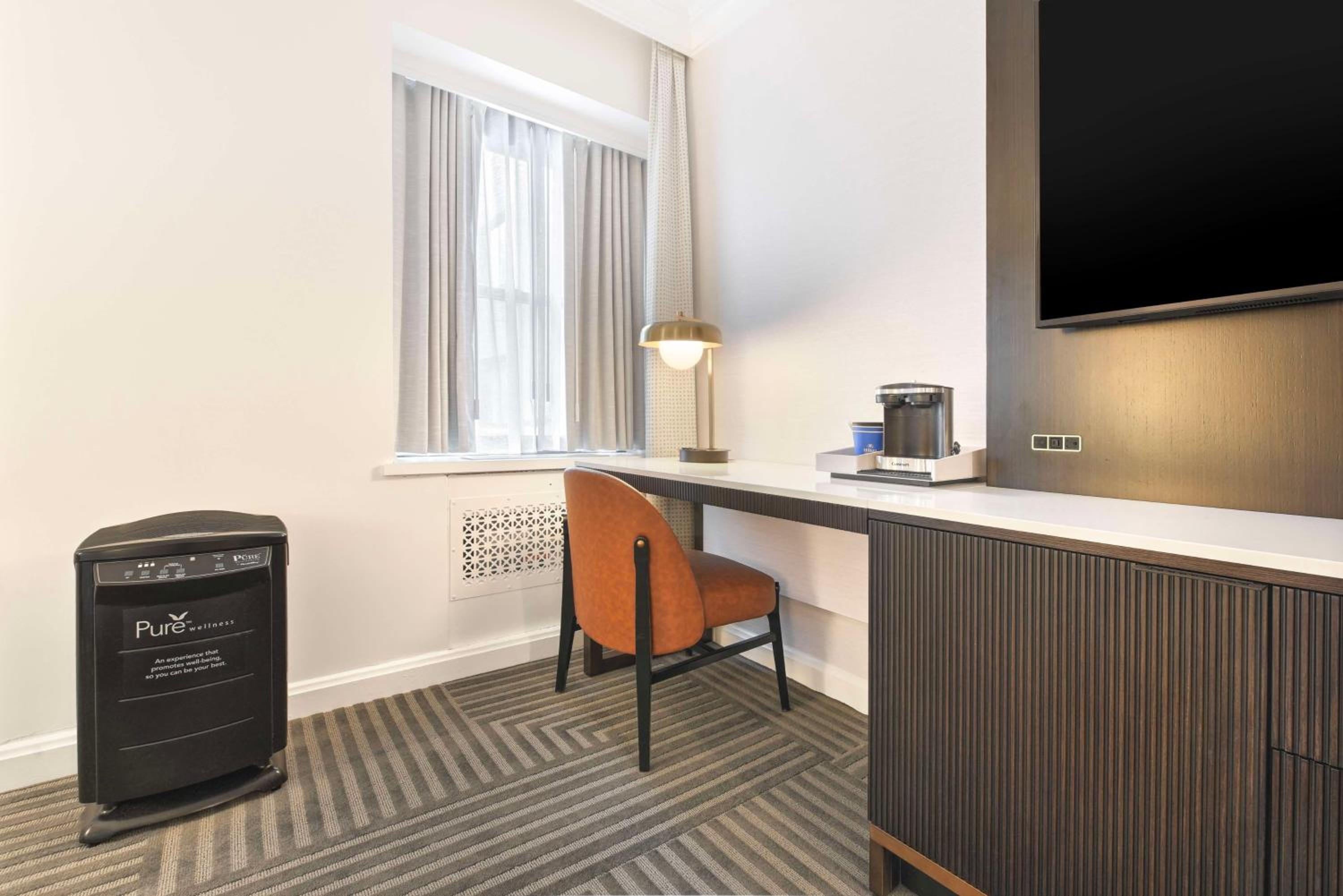 PURE Wellness King Room - Photo 3