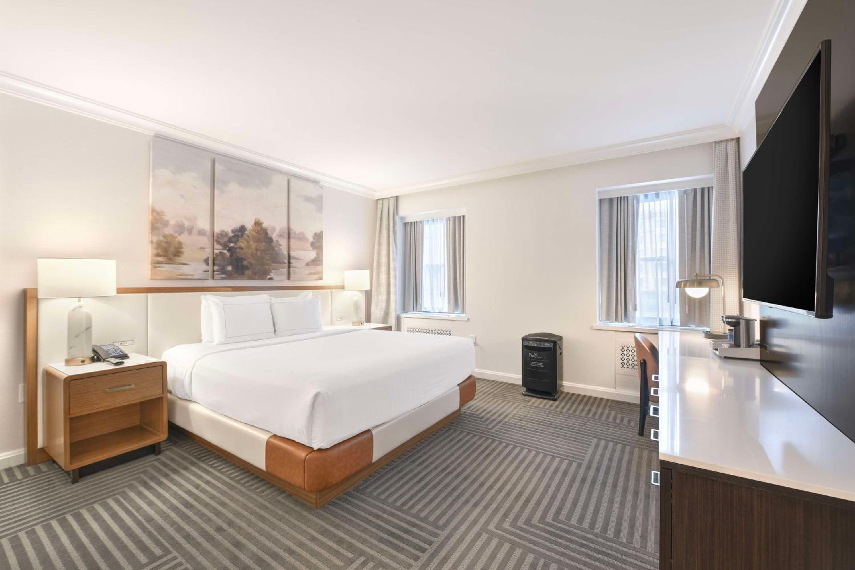 PURE Wellness King Room - Photo 4