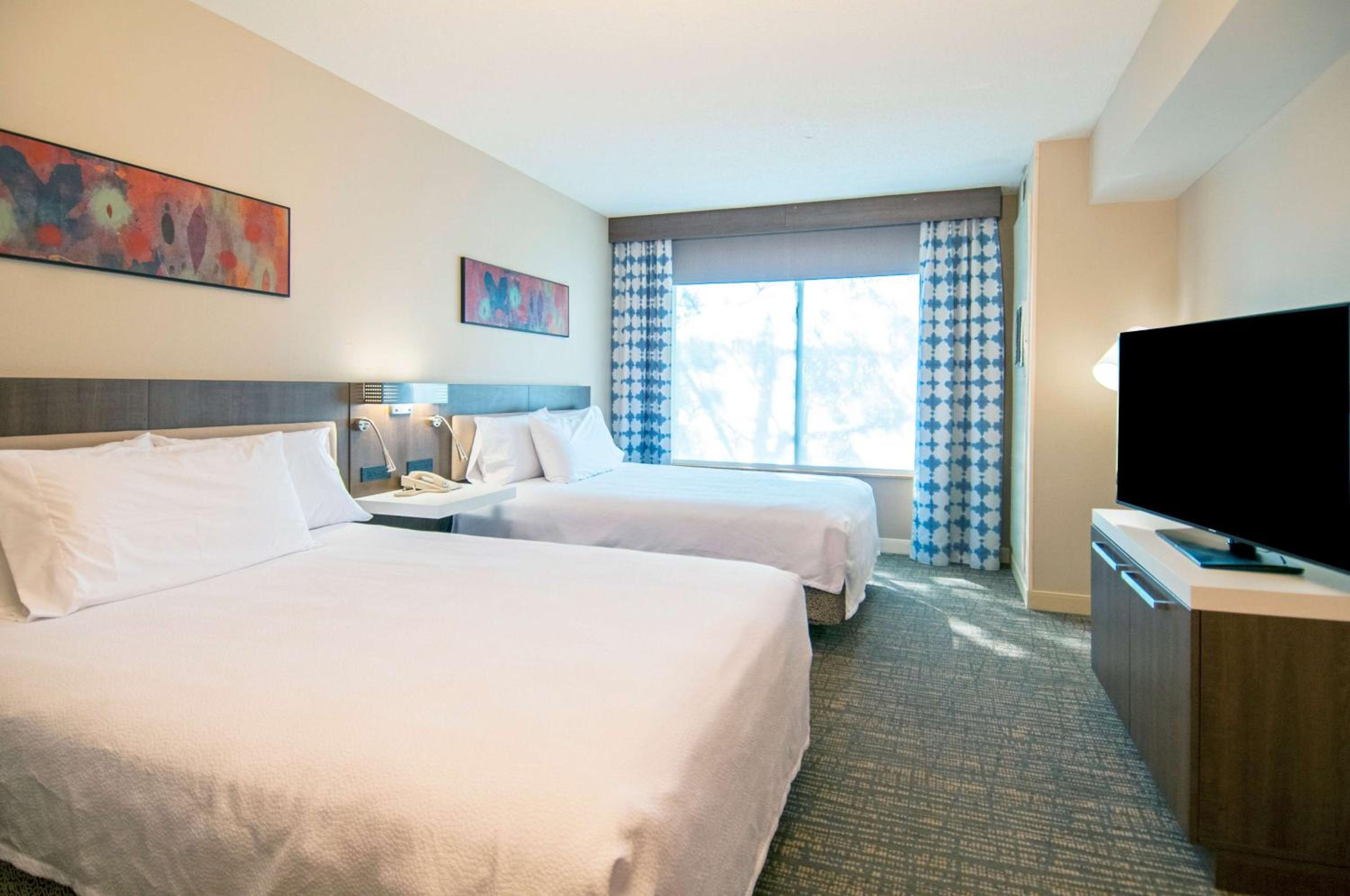 One-Bedroom Queen Suite with Two Queen Beds - Photo 5