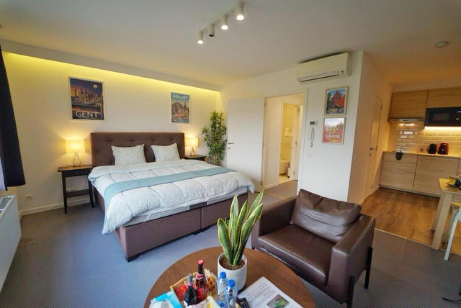One-Bedroom Apartment photo 2