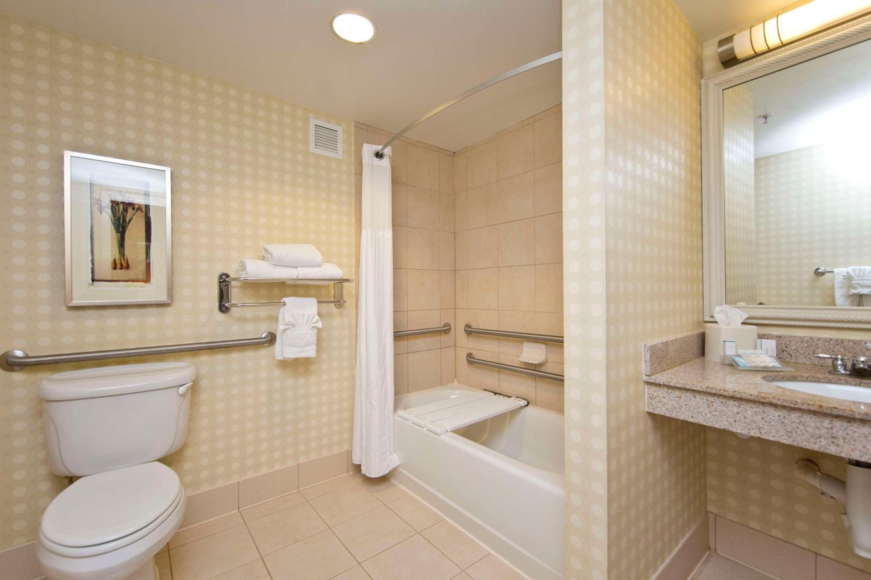 King Room With Tub - Mobility And Hearing Access - Photo 6