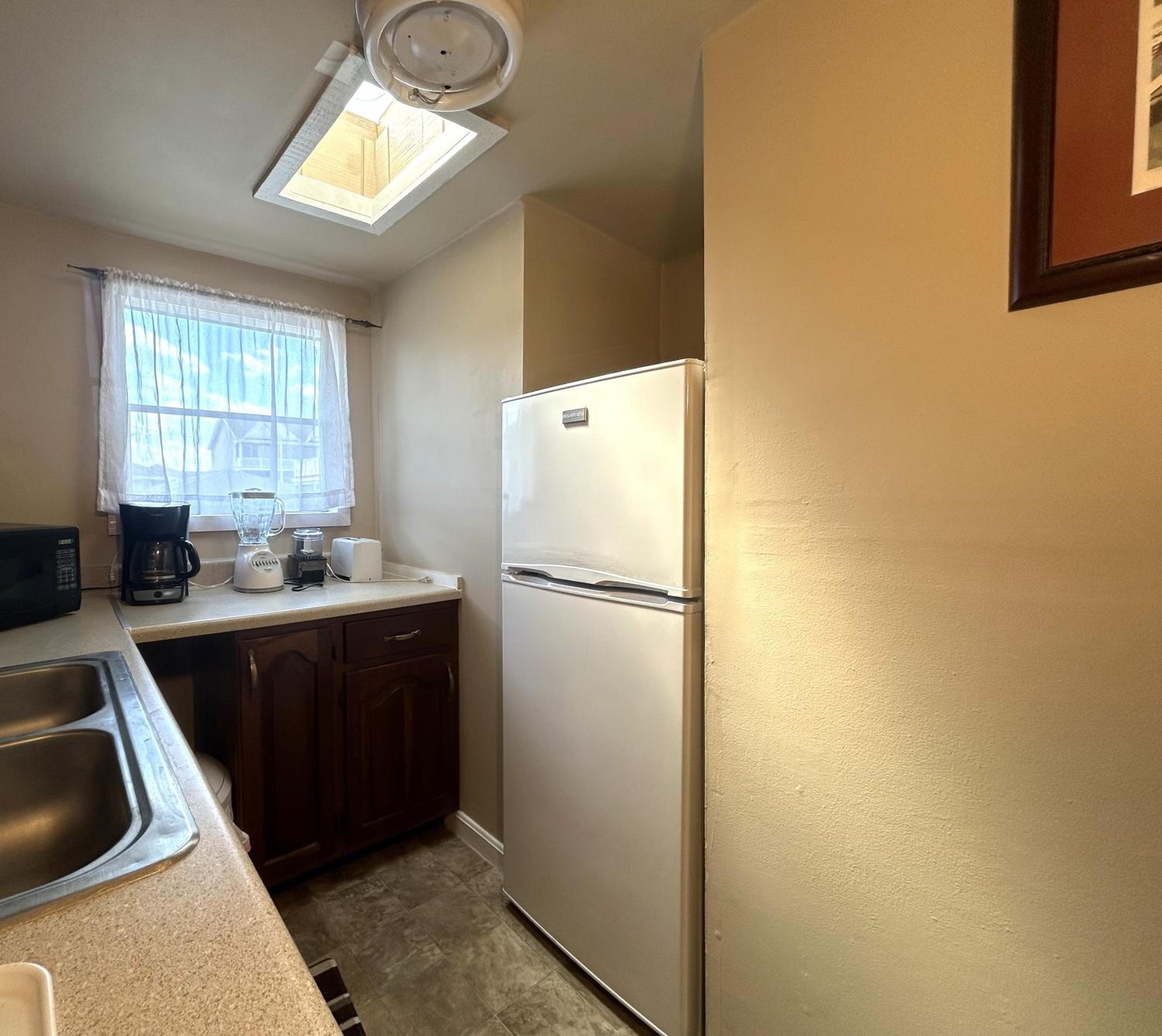 One-Bedroom Apartment - Photo 18