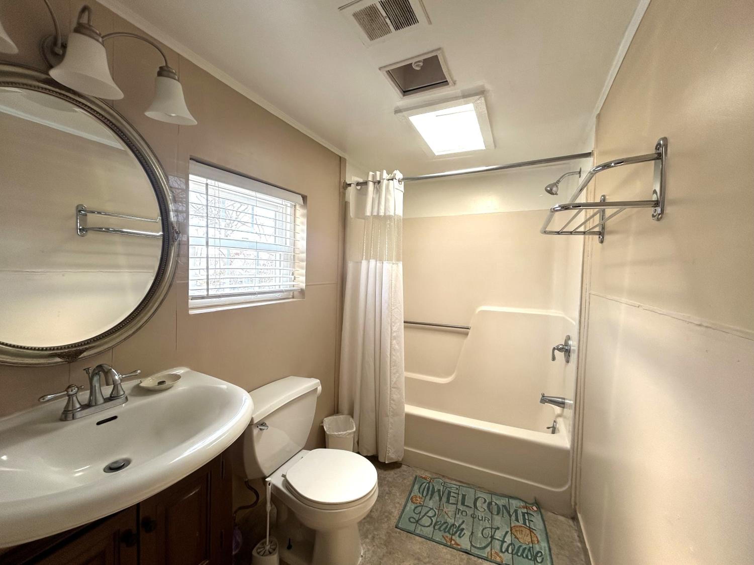 One-Bedroom Apartment - Photo 14