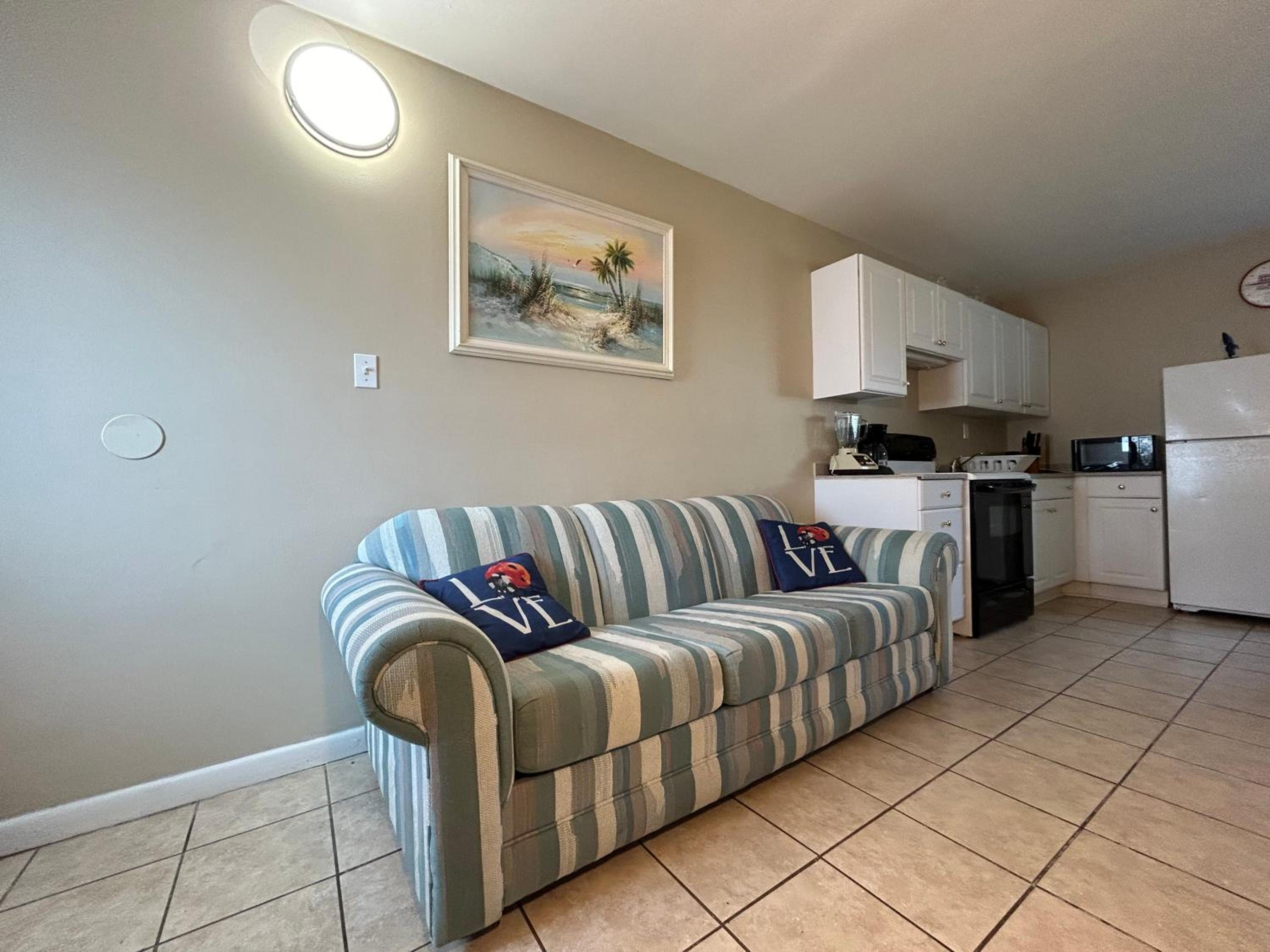 Two-Bedroom Apartment - Photo 4