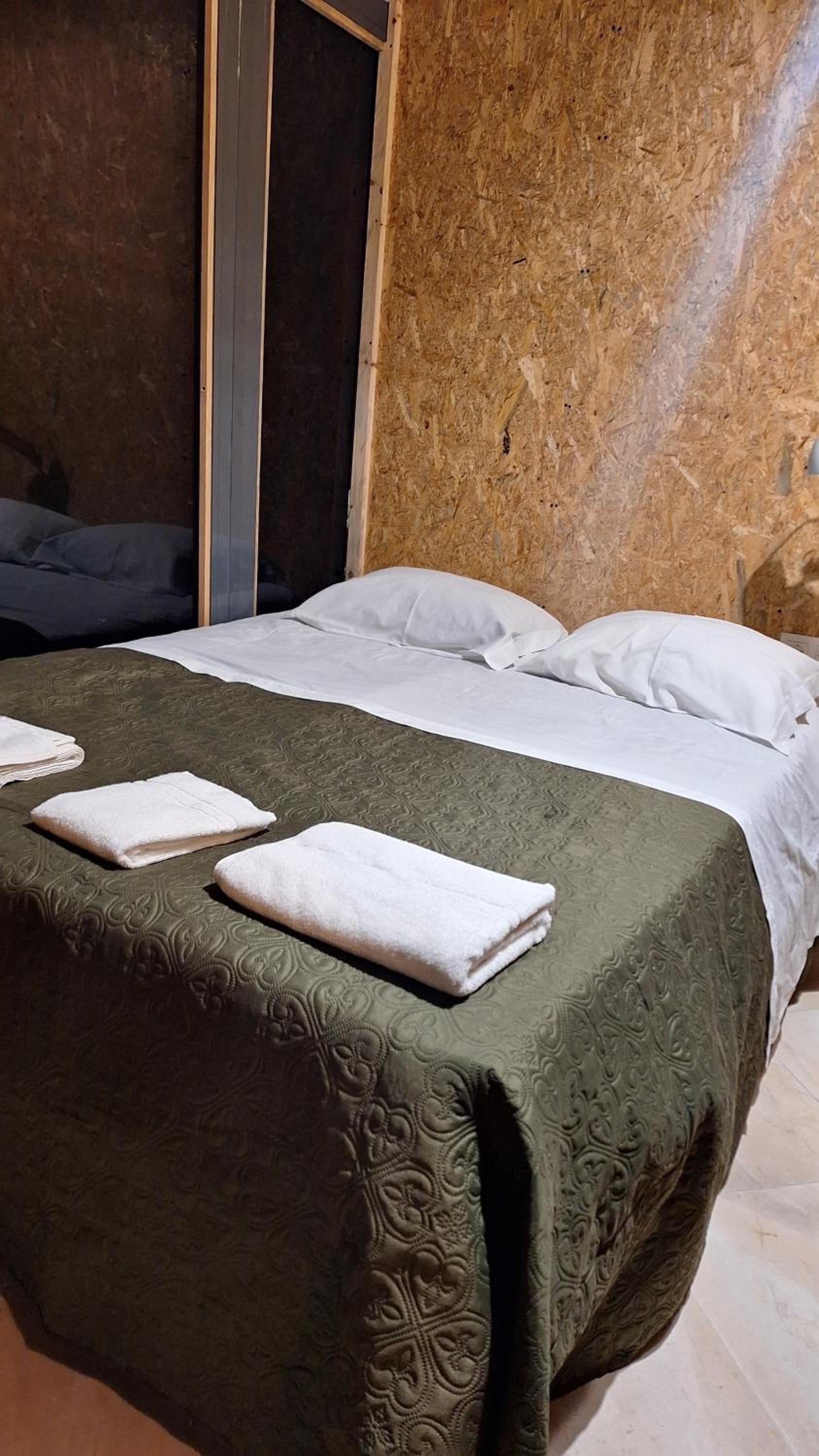 Standard Double Room With Shared Bathroom photo 1