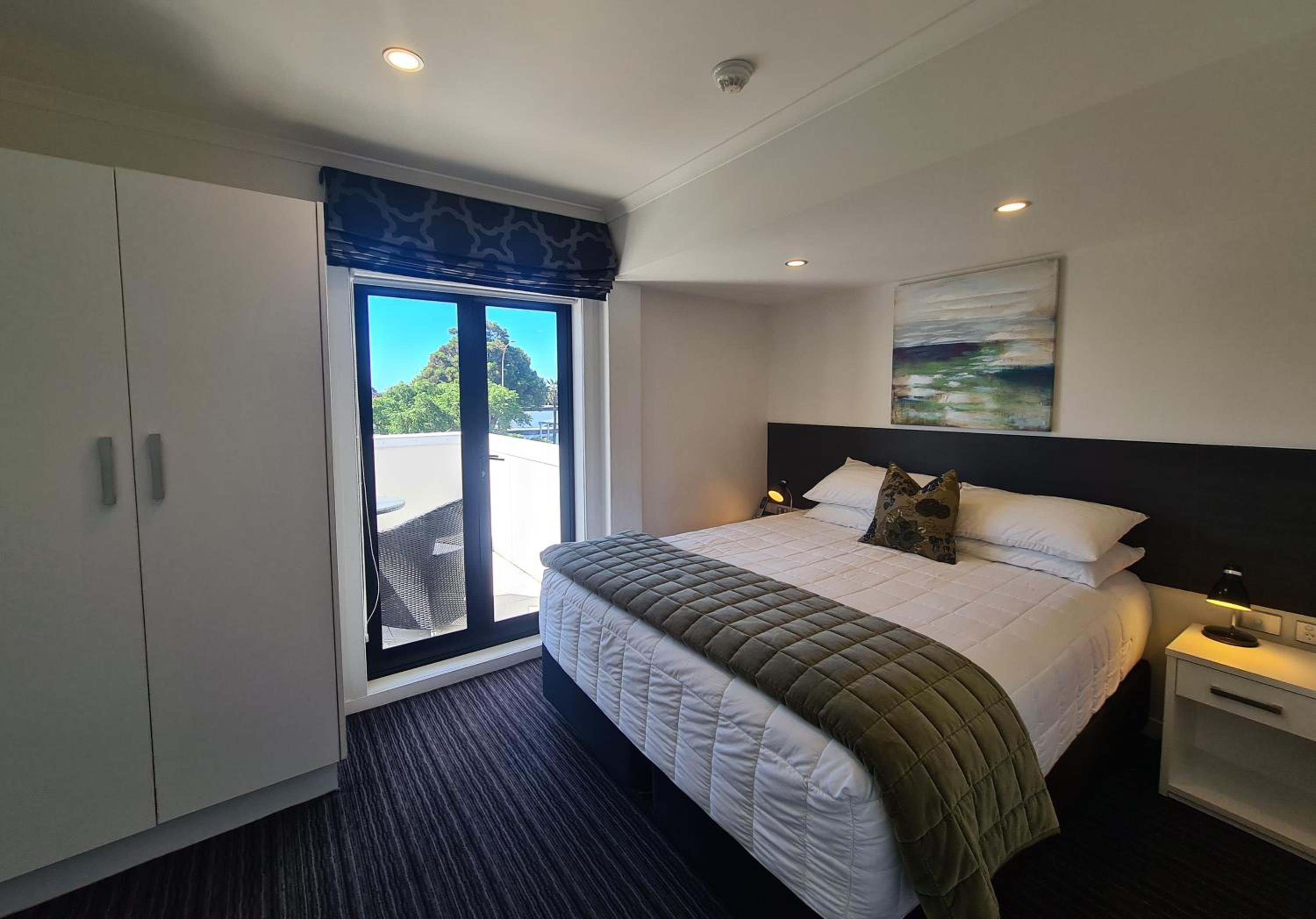 Suite with Spa Bath photo 3
