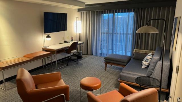 King Suite with Sofa Bed - Photo 4