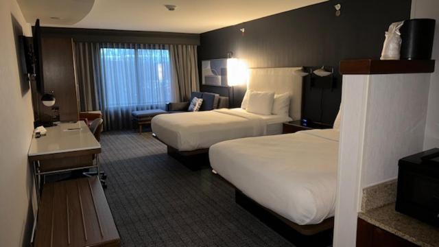 Queen Room with Two Queen Beds - Photo 1