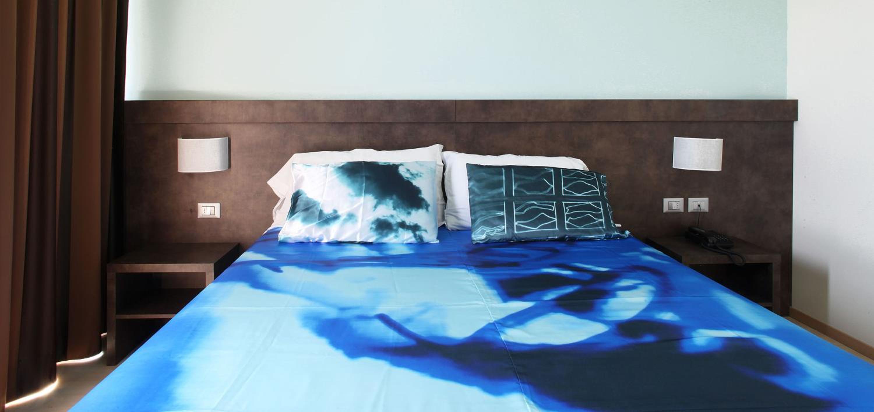 Suite - Photo 13