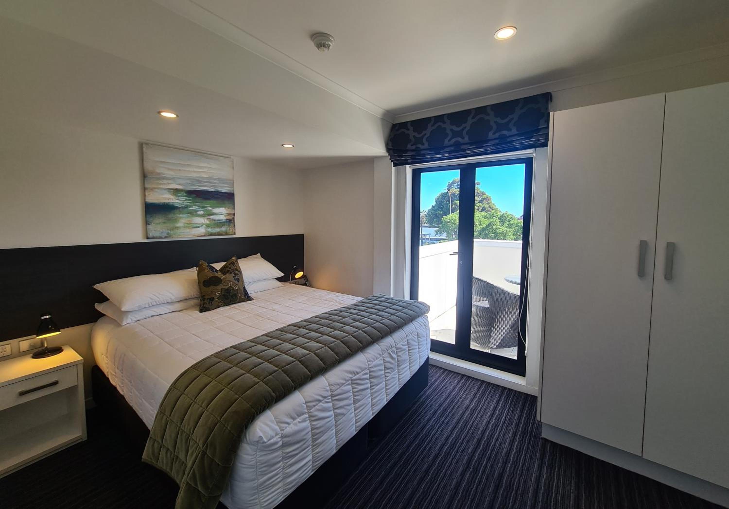Suite with Spa Bath photo 2