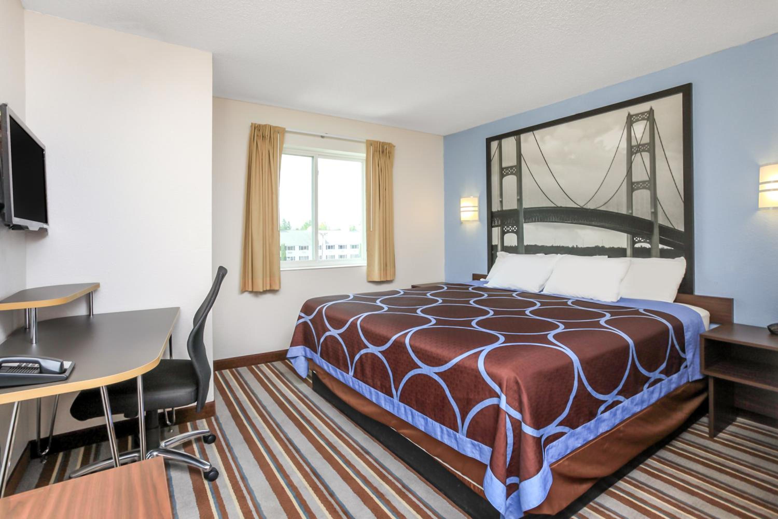 King Suite - Non-Smoking - Photo 1