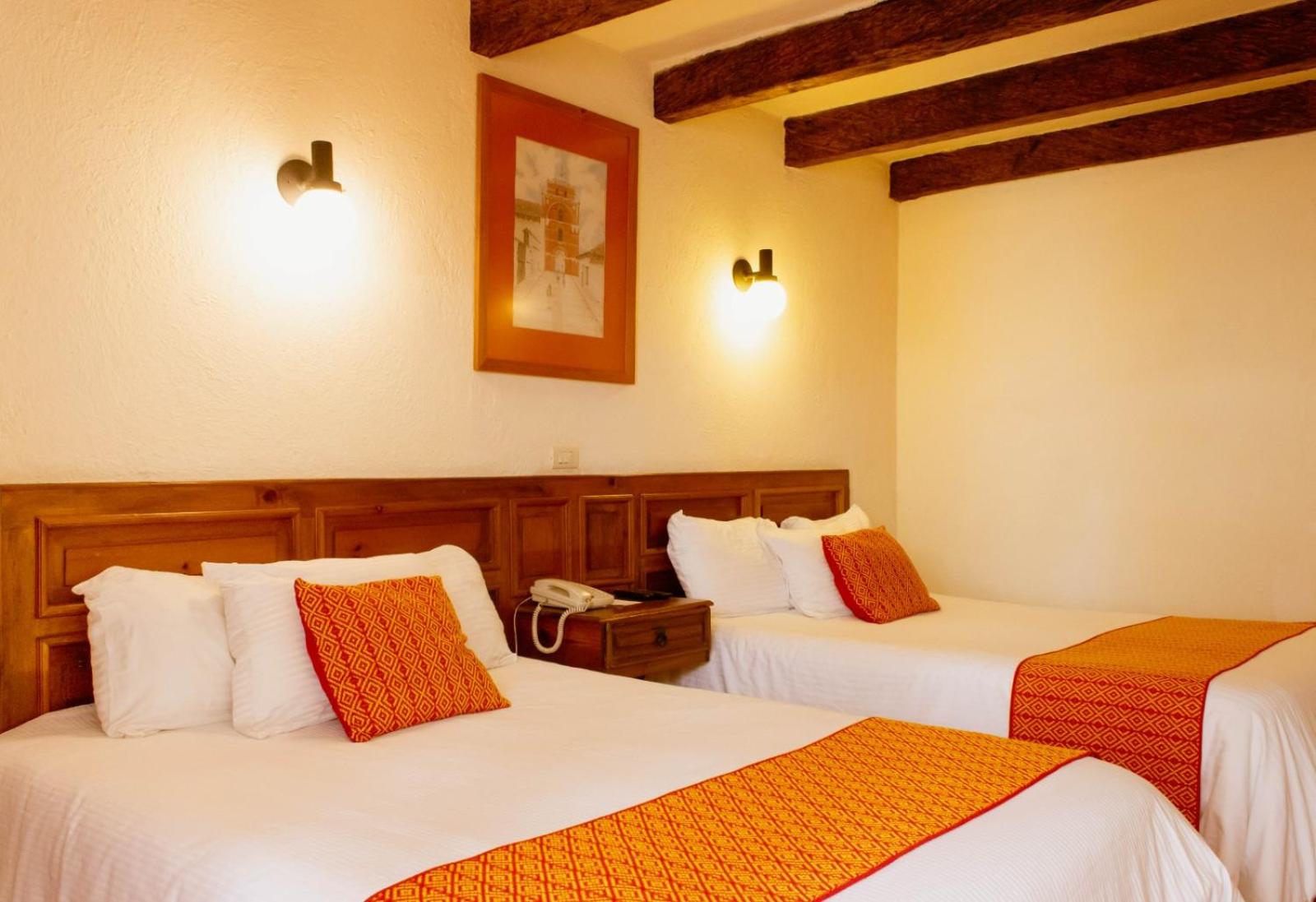 Double Room with Two Double Beds - Photo 2