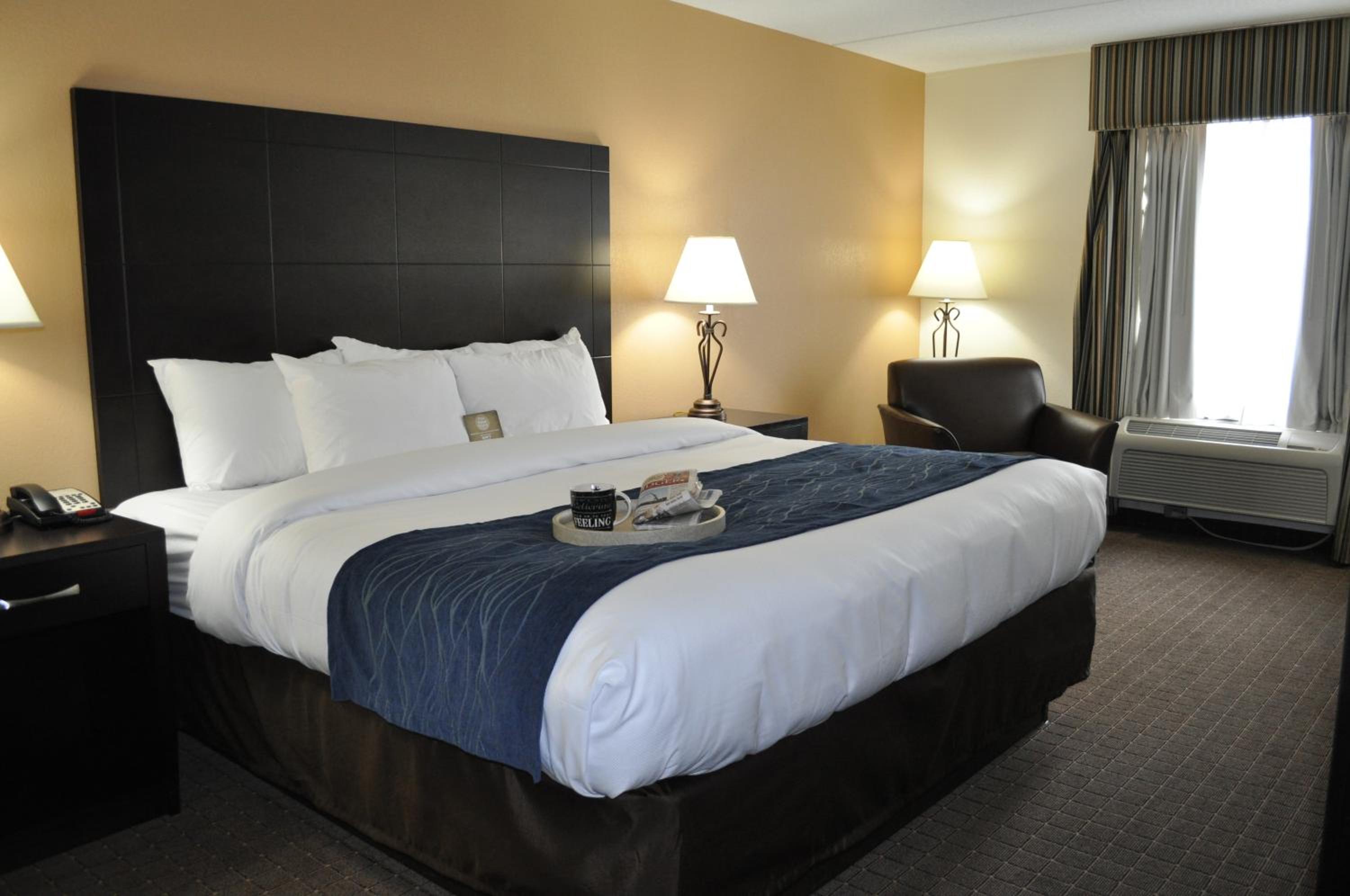 King Room - Non-Smoking - Photo 3