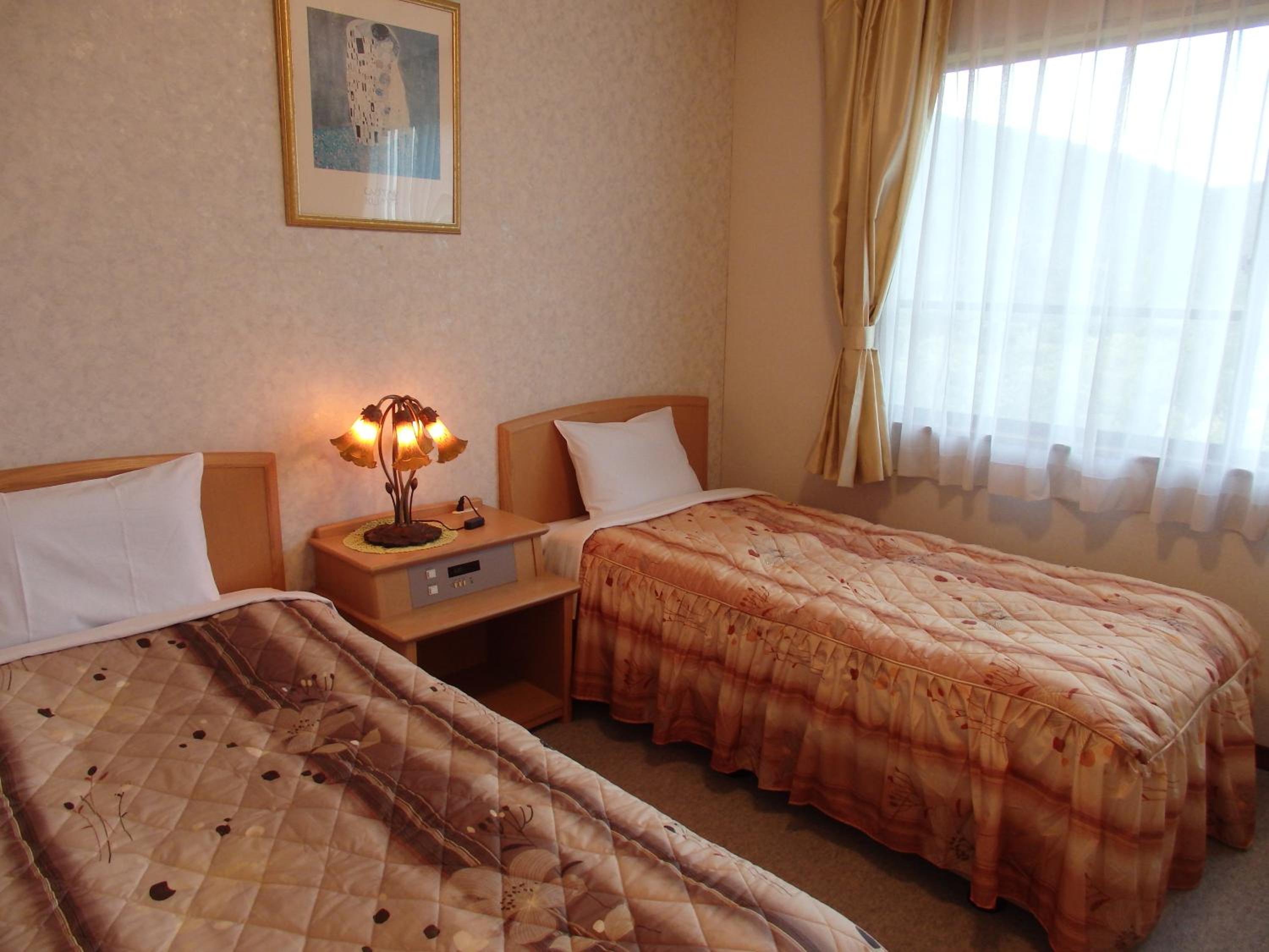 Twin Room - Photo 6