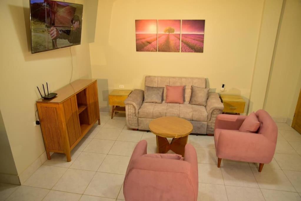Three-Bedroom Apartment photo 2
