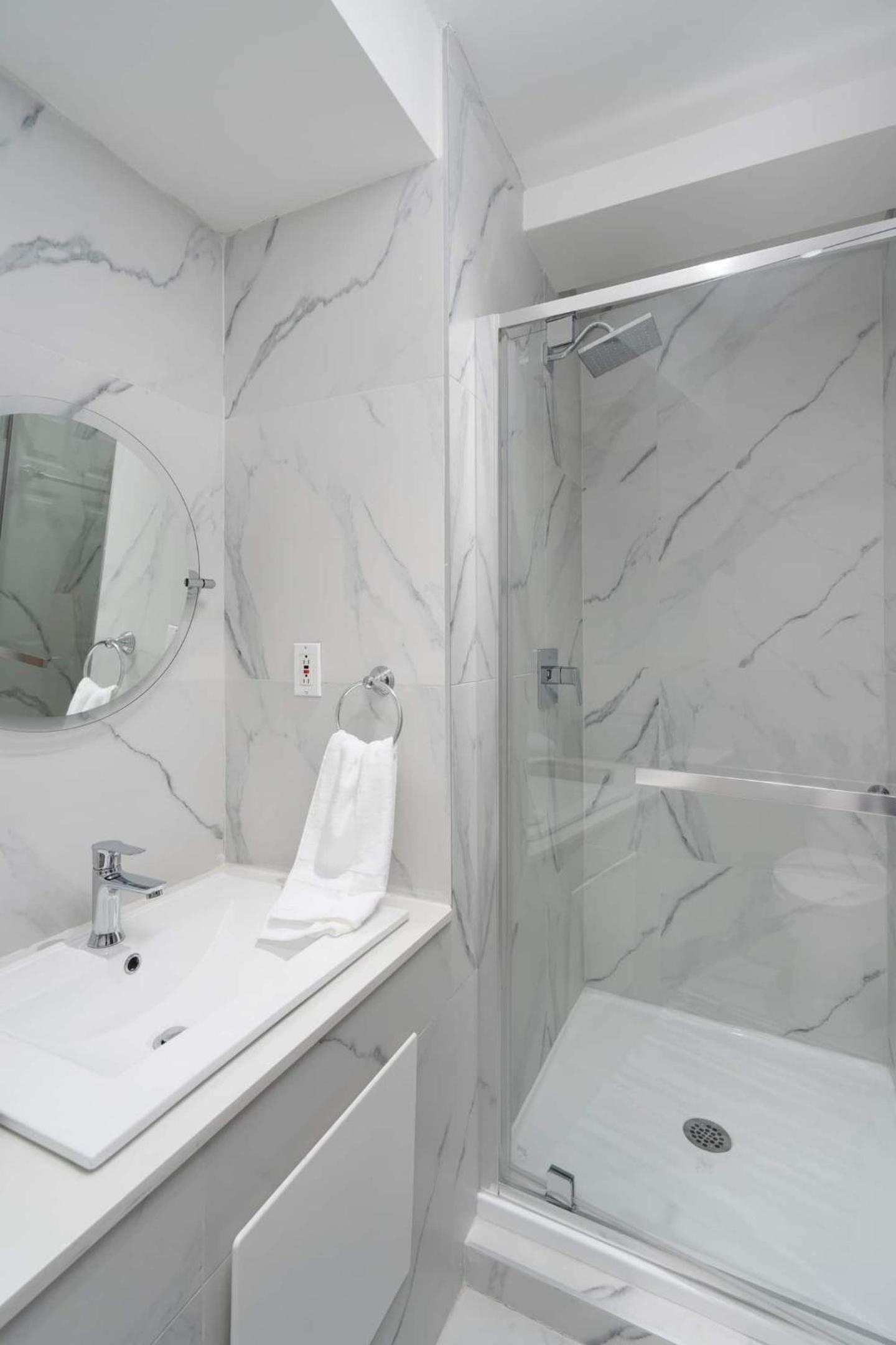 Penthouse Apartment - Photo 16