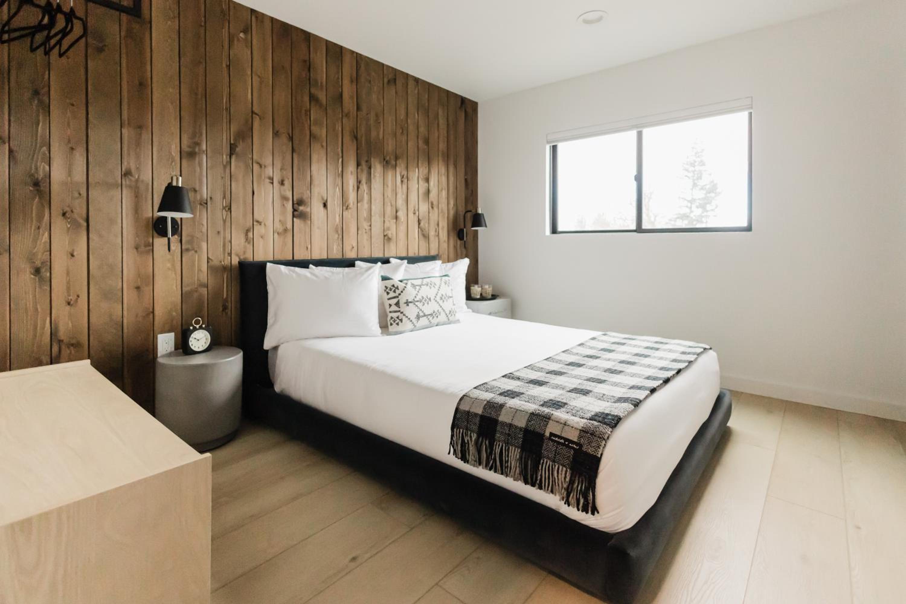Riverstone Single Queen Micro Guest Room