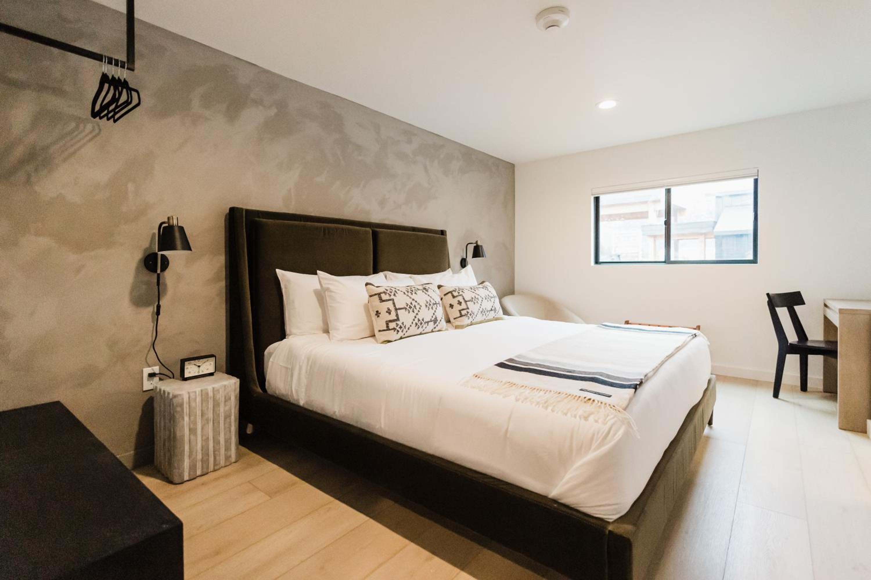 Riverstone Single King Micro Guest Room