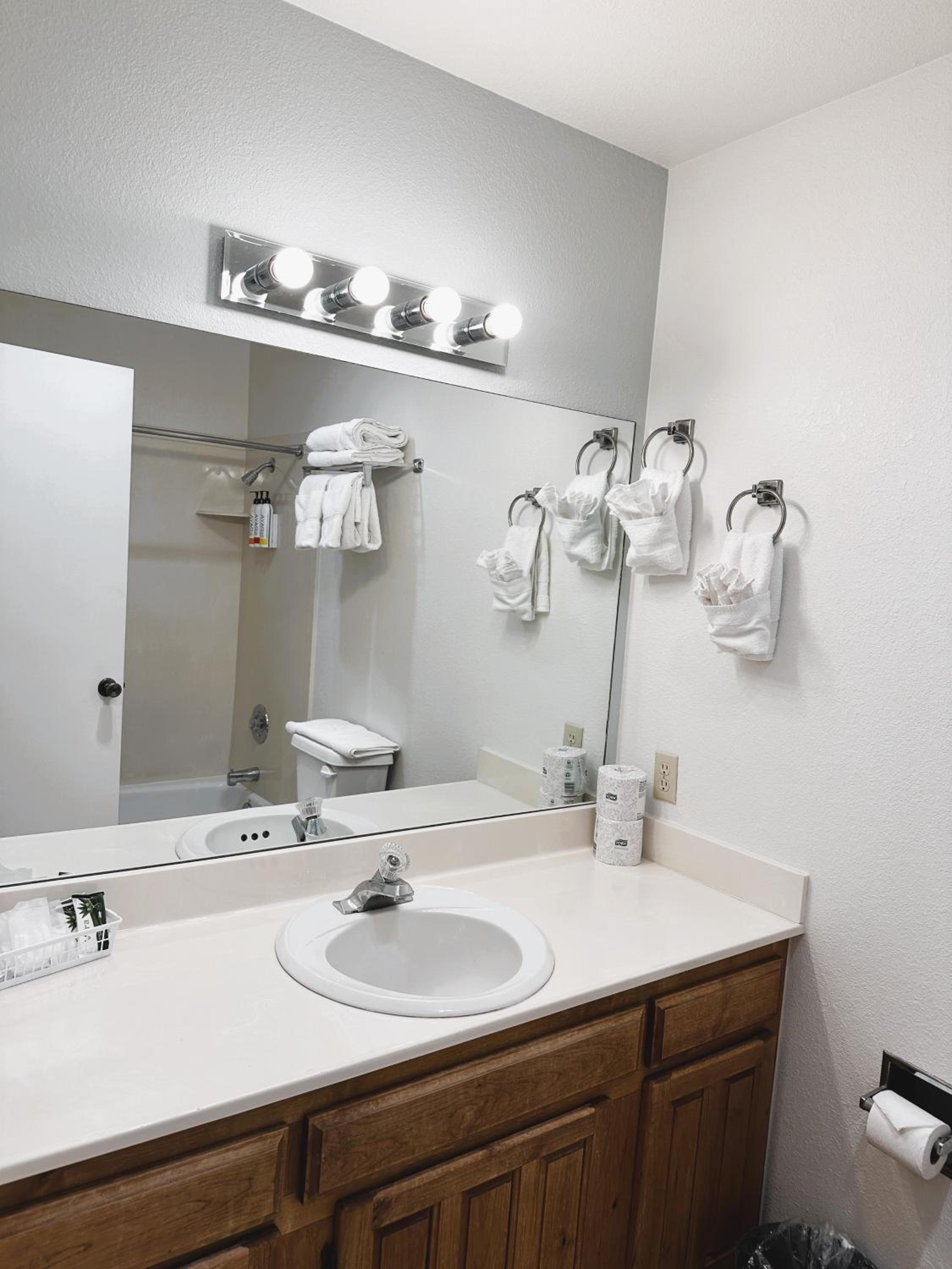 Double or Twin Room - Photo 2
