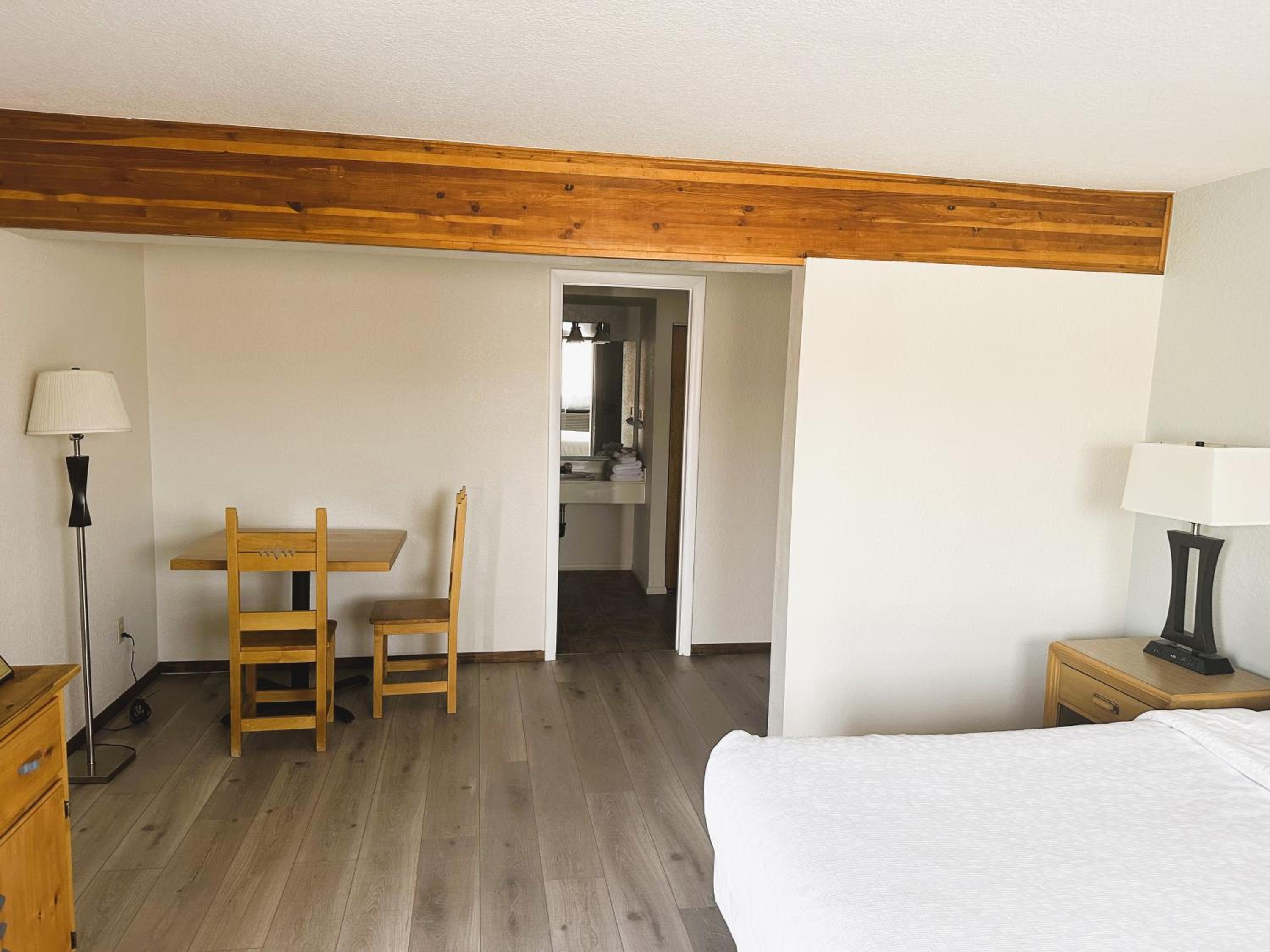 Deluxe Family Room - Photo 2