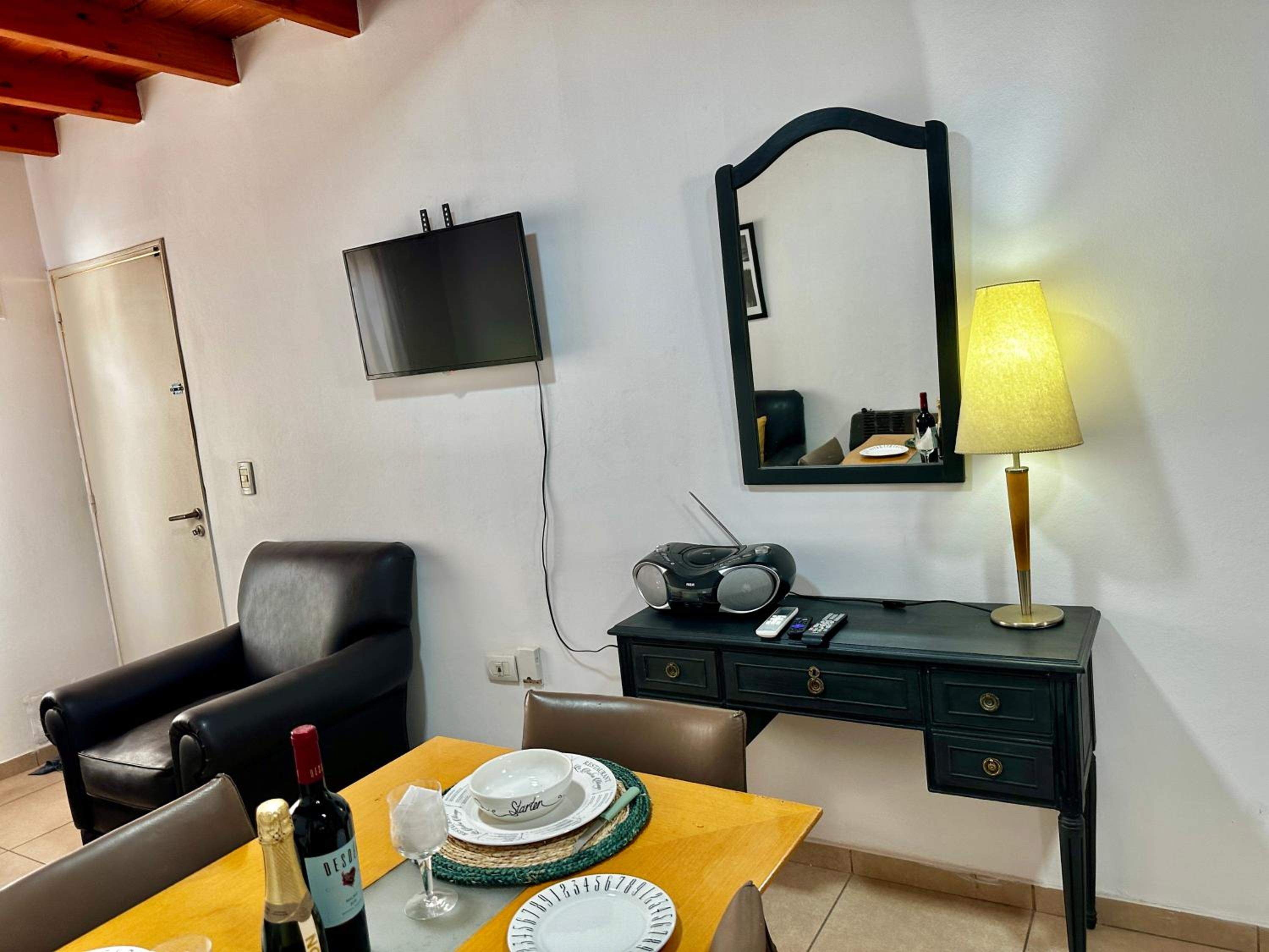 One-Bedroom Apartment photo 2