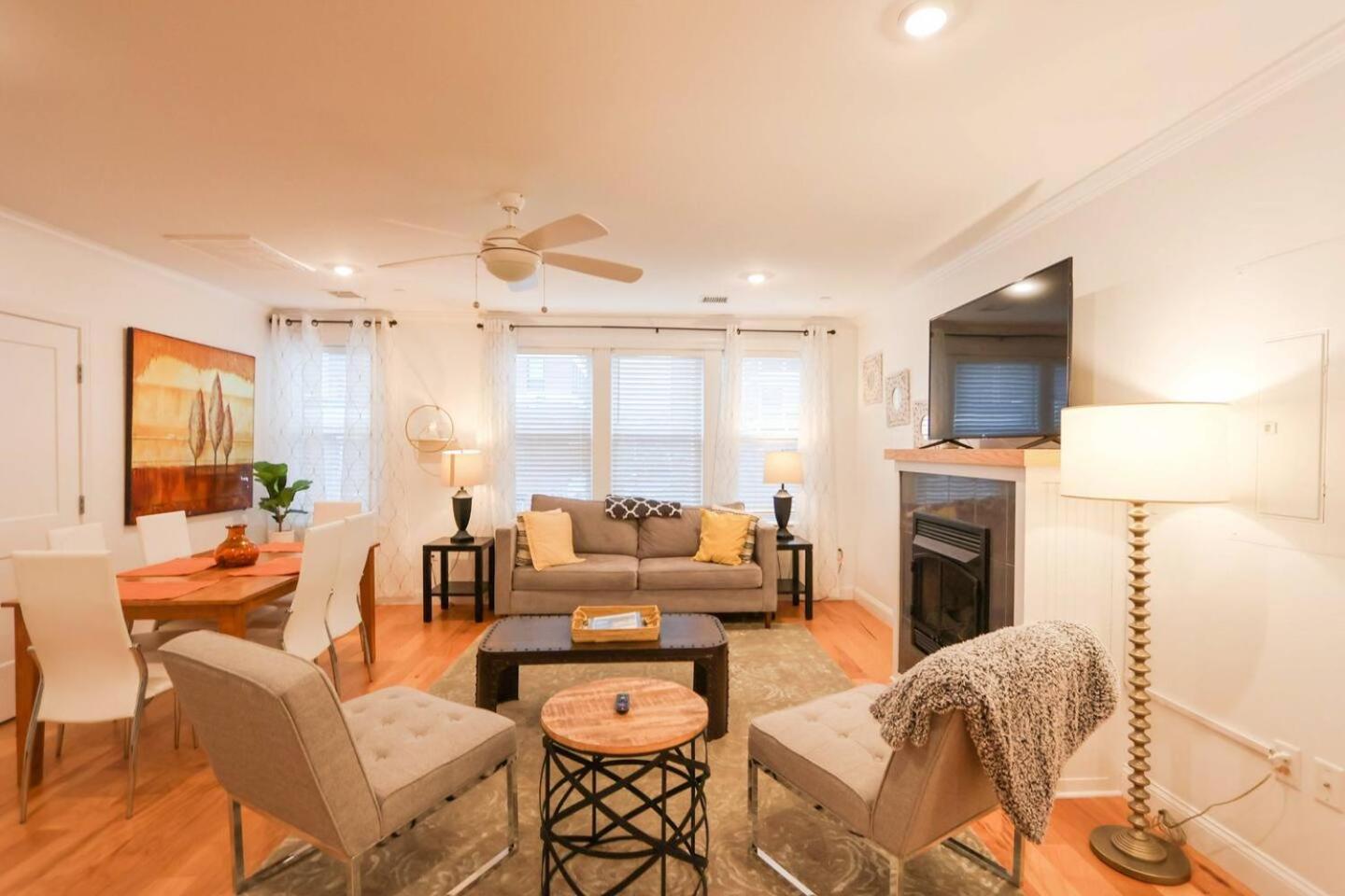 Two-Bedroom Standard Apartment photo 1