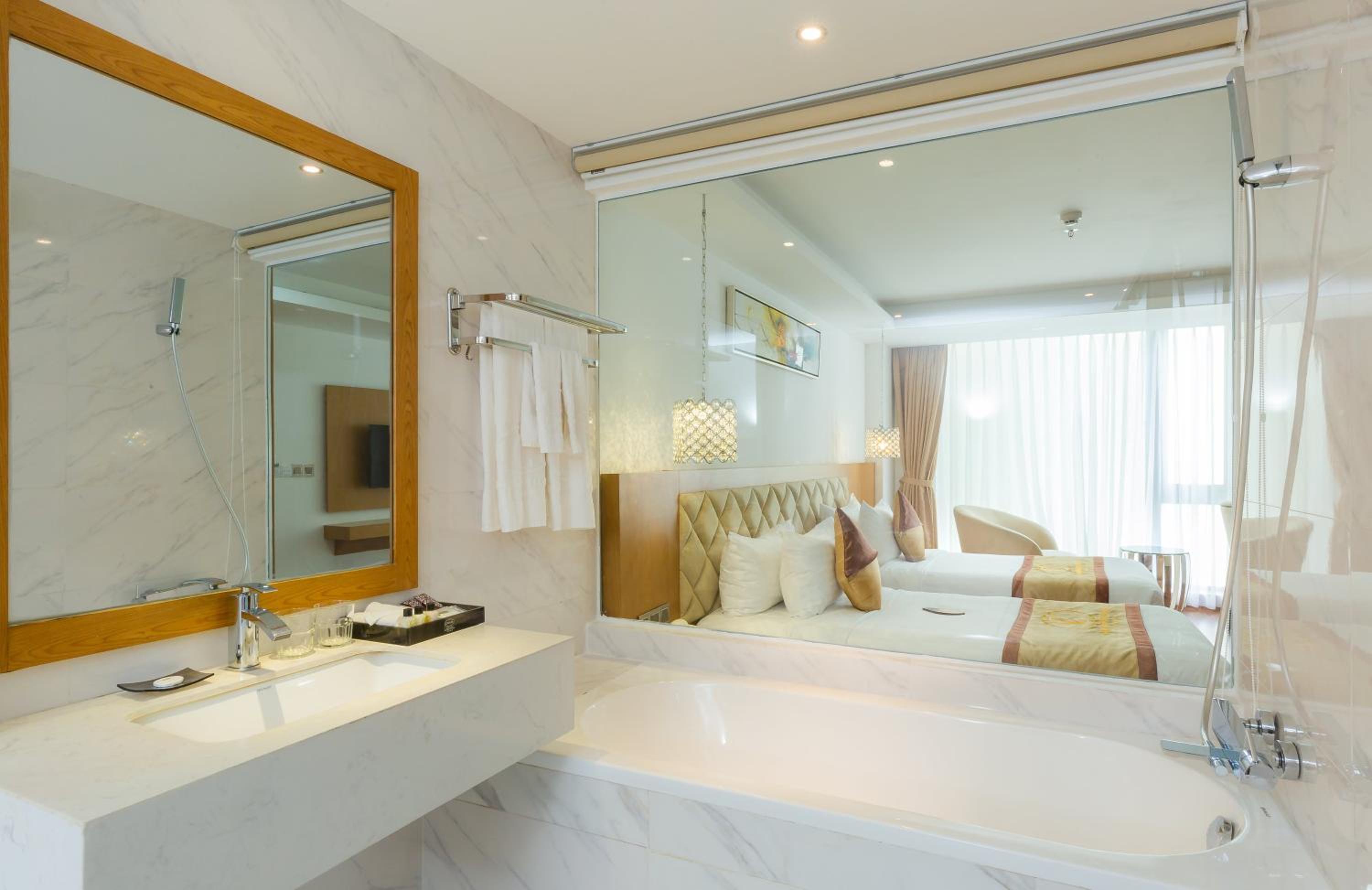 Deluxe Double or Twin Room photo 3