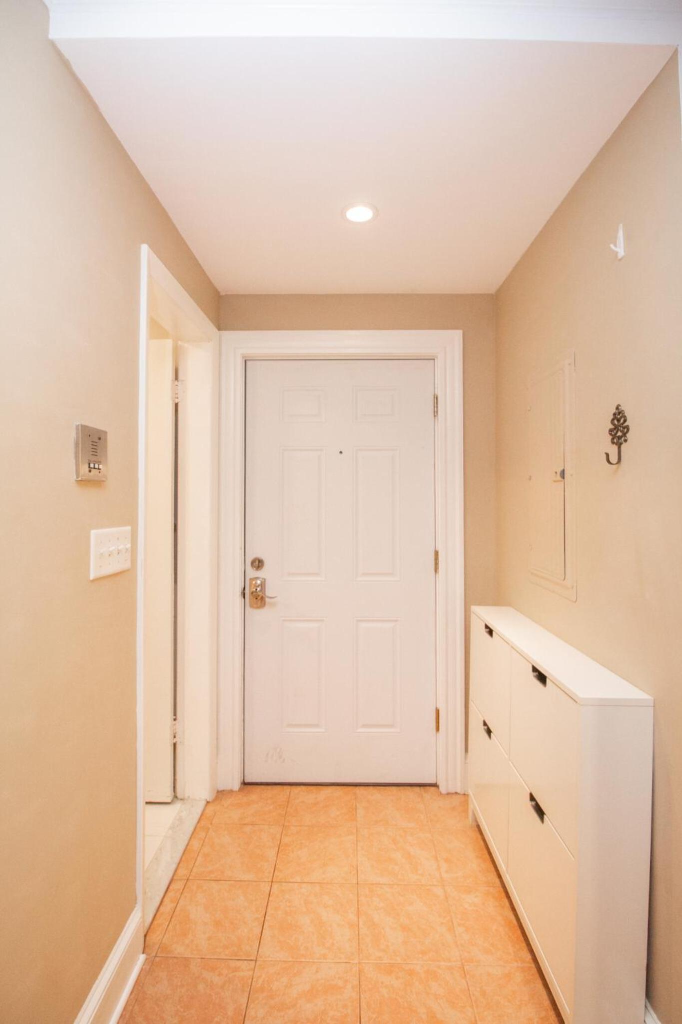 Studio Apartment photo 3