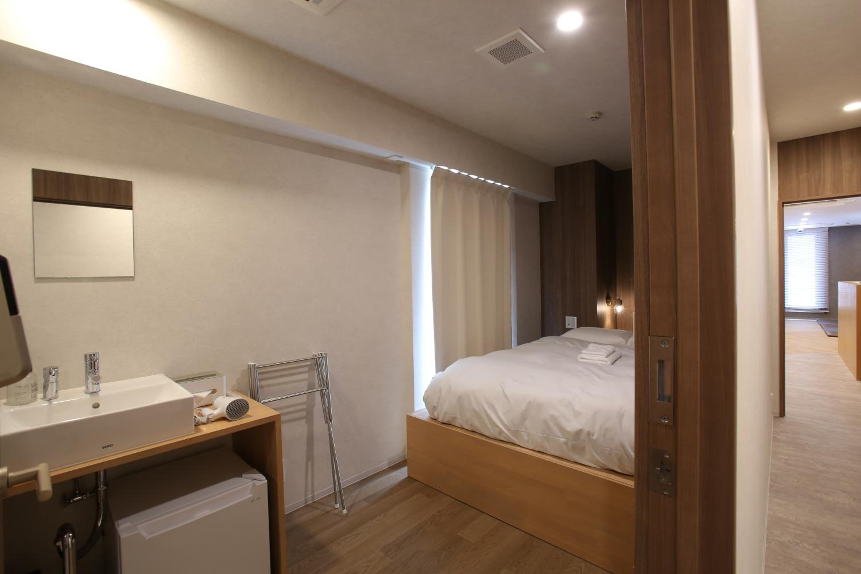 Double Room with Shared Bathroom photo 2
