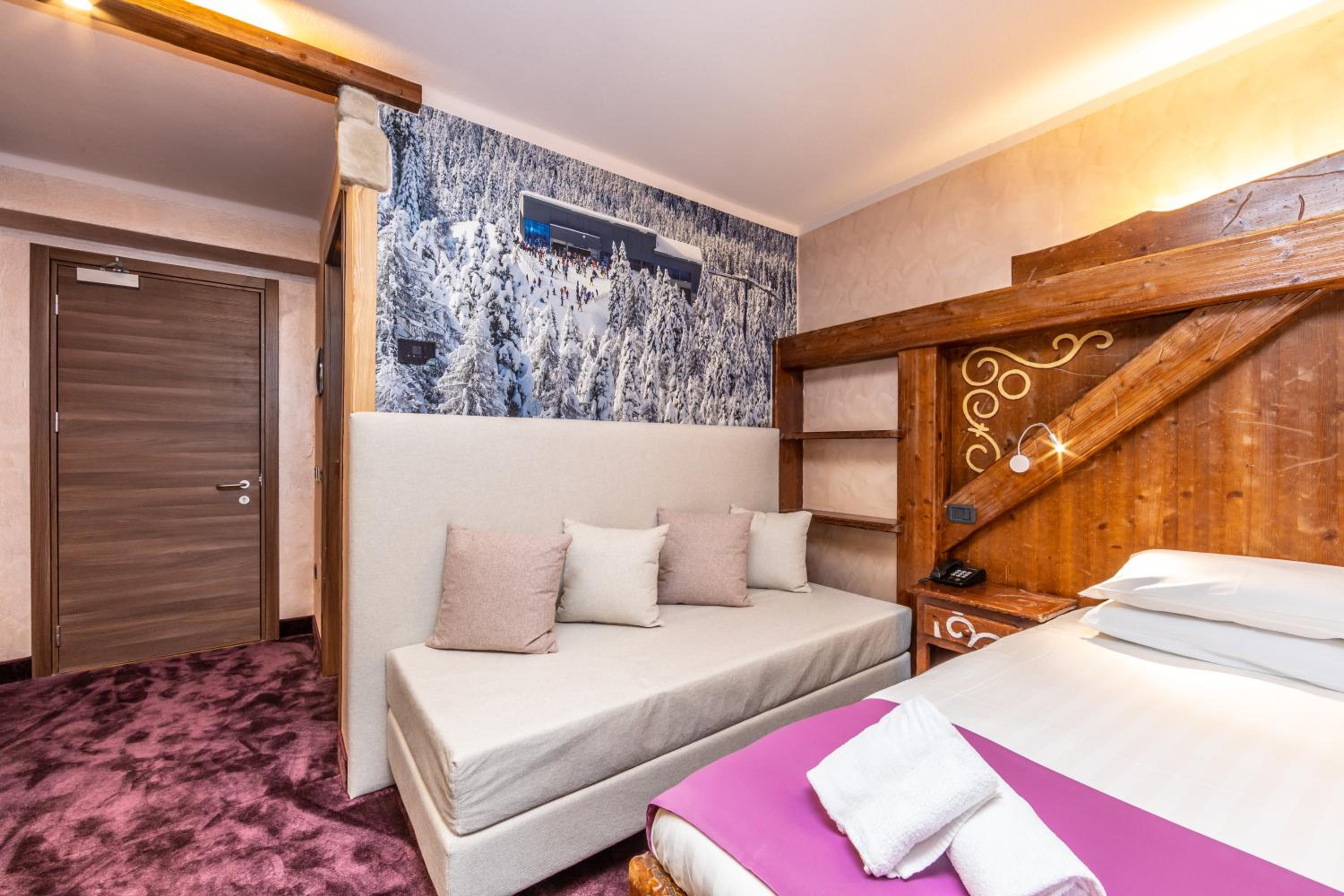 Superior Double or Twin Room with Mountain View - Photo 3
