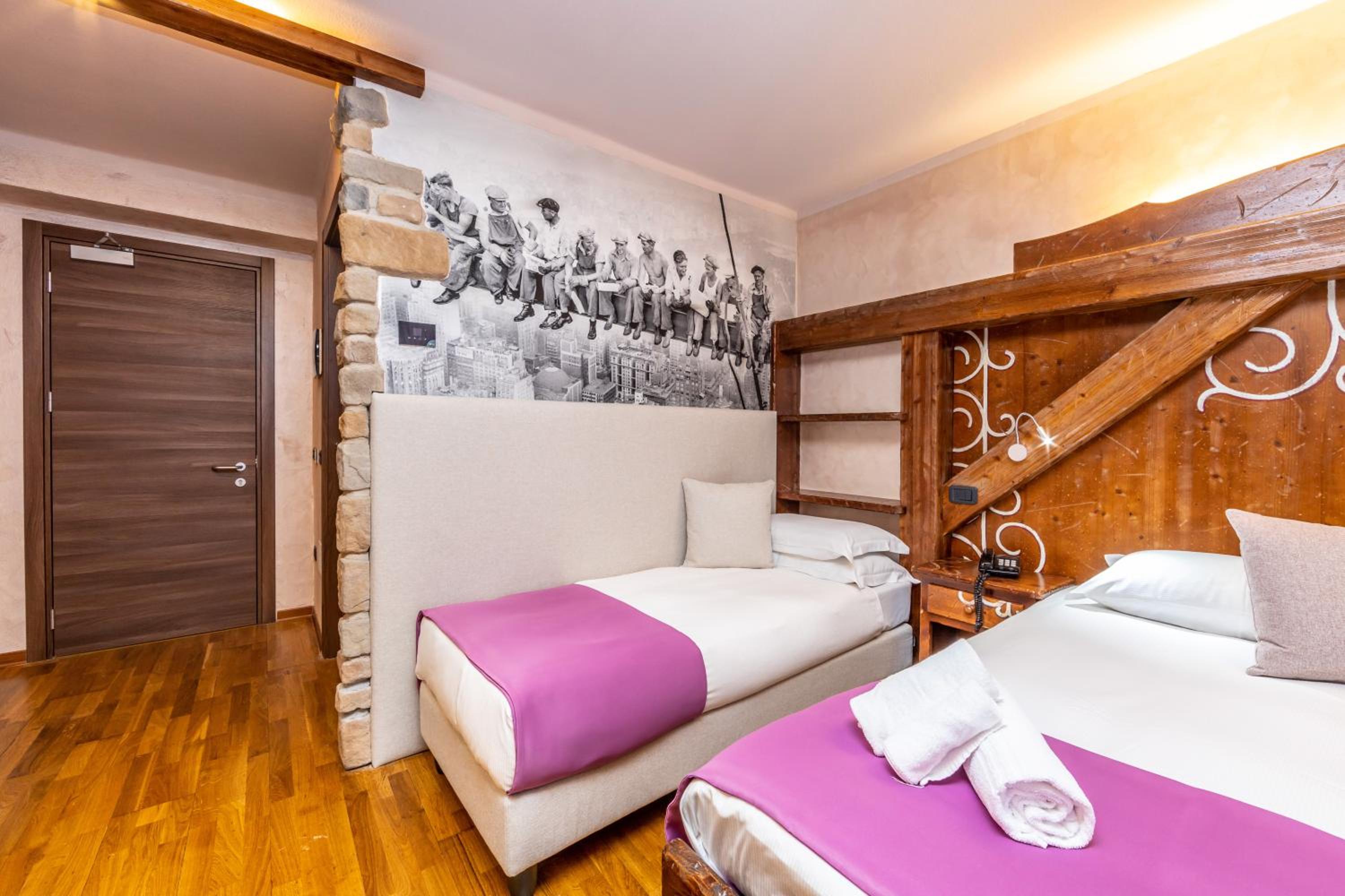 Superior Double Room with Balcony - Photo 16