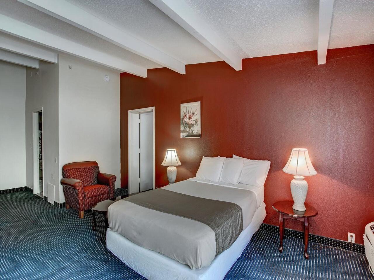Queen Room - Photo 1