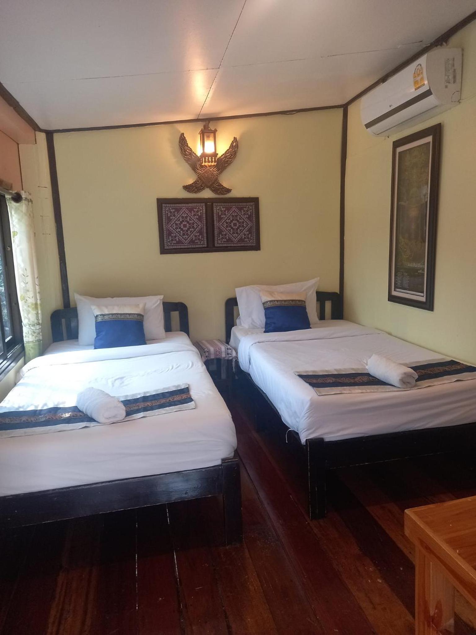 Standard Twin Room with Air Conditioning photo 3