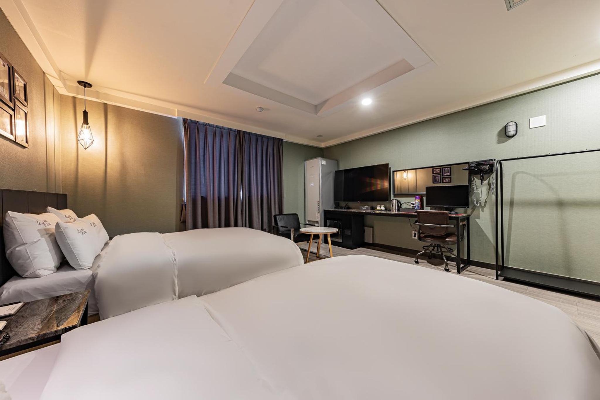 Superior Twin Room photo 2