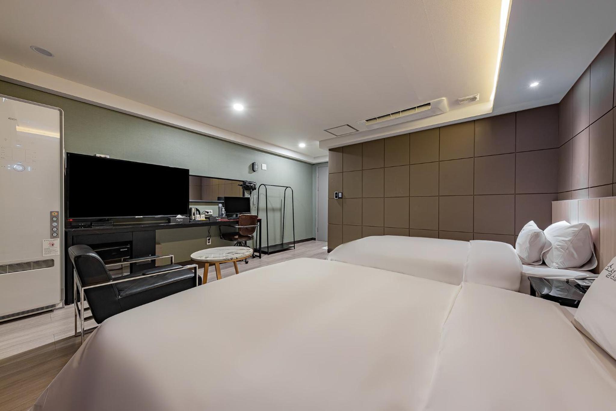Superior Twin Room photo 3
