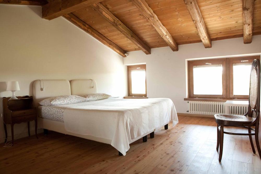 One-Bedroom Apartment - Split Level photo 1