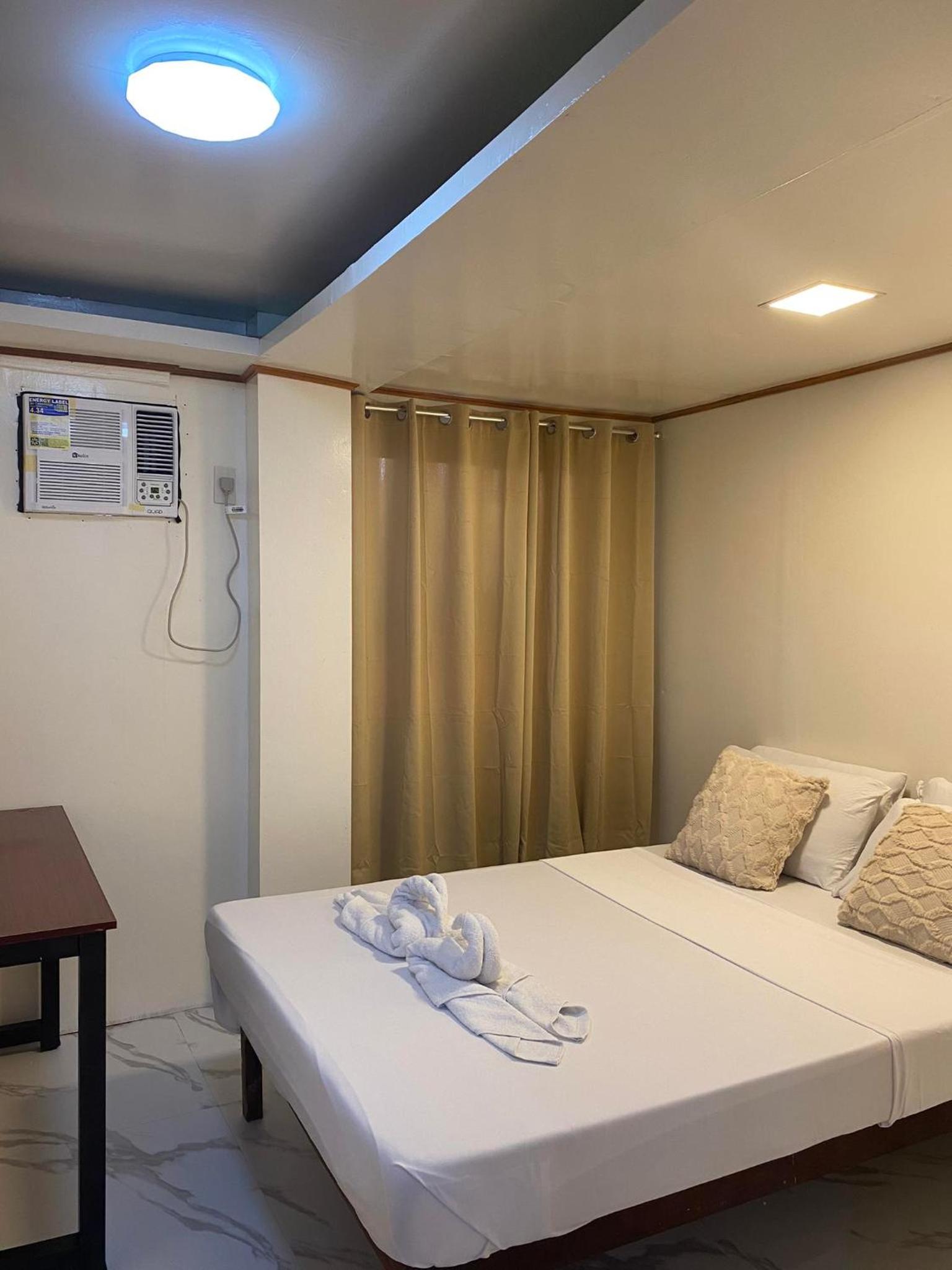 One-Bedroom House photo 1