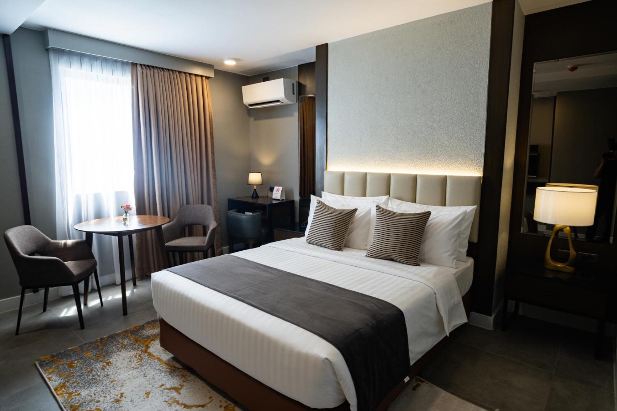 Deluxe Suite