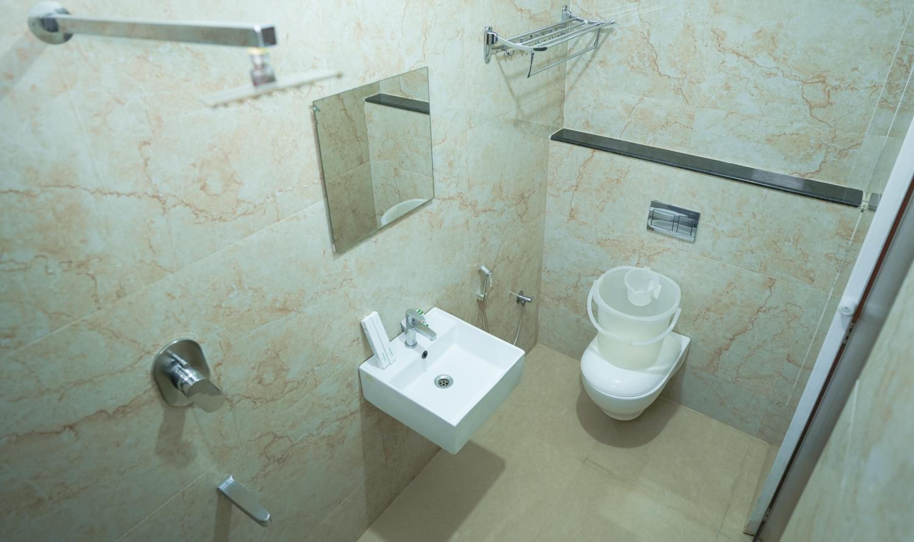 Budget Double Room - Photo 3