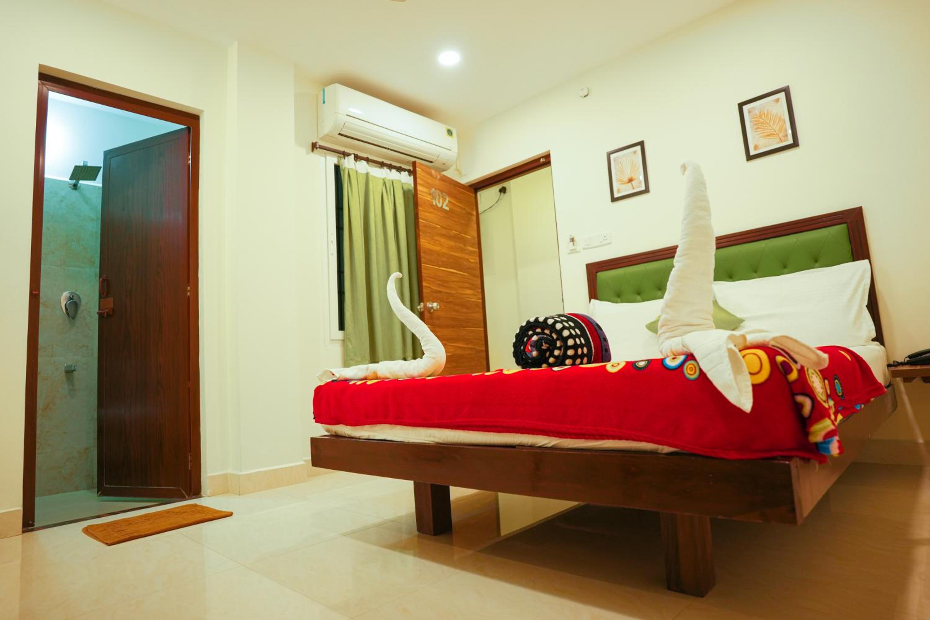 Standard Double Room - Photo 17