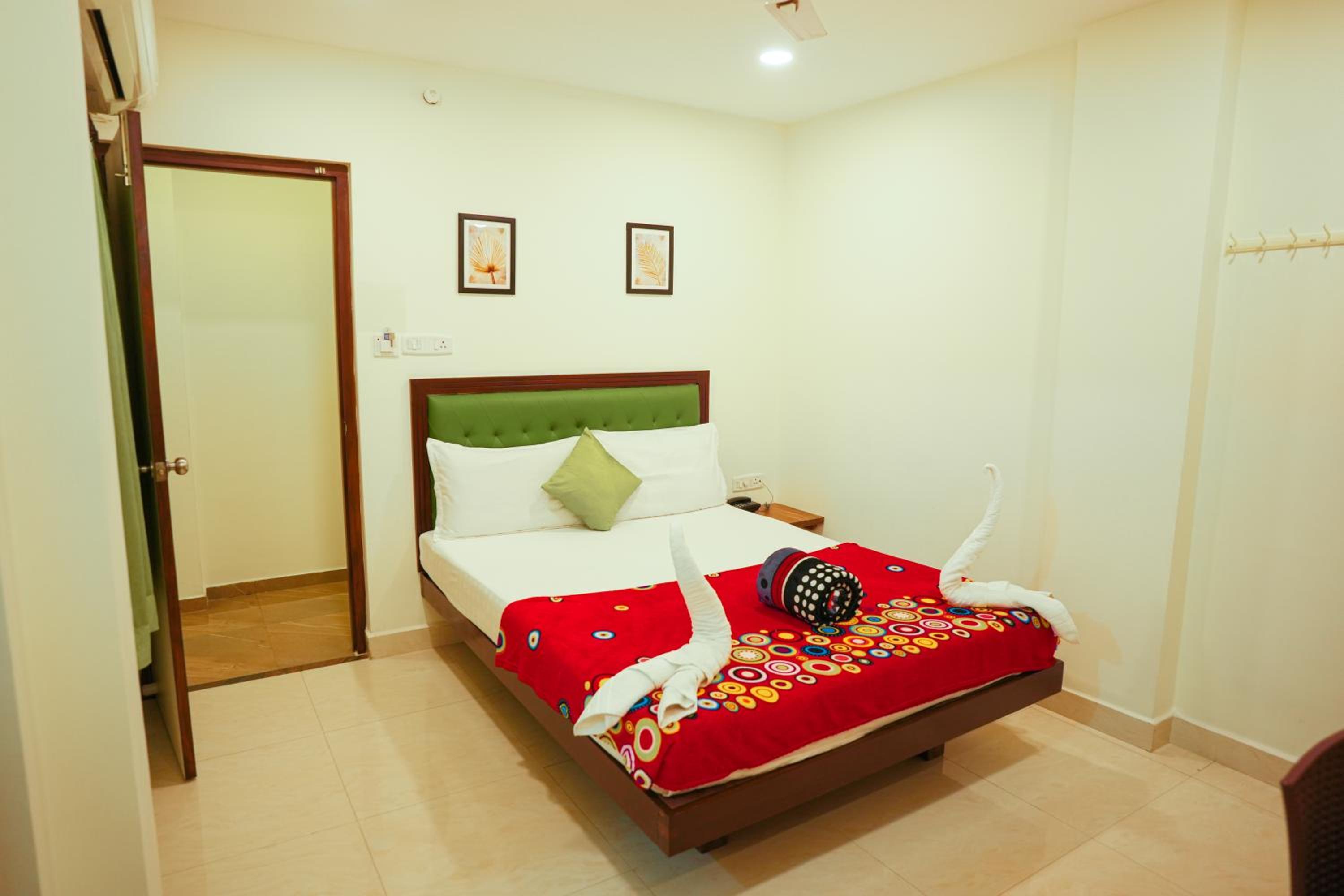 Standard Double Room - Photo 7