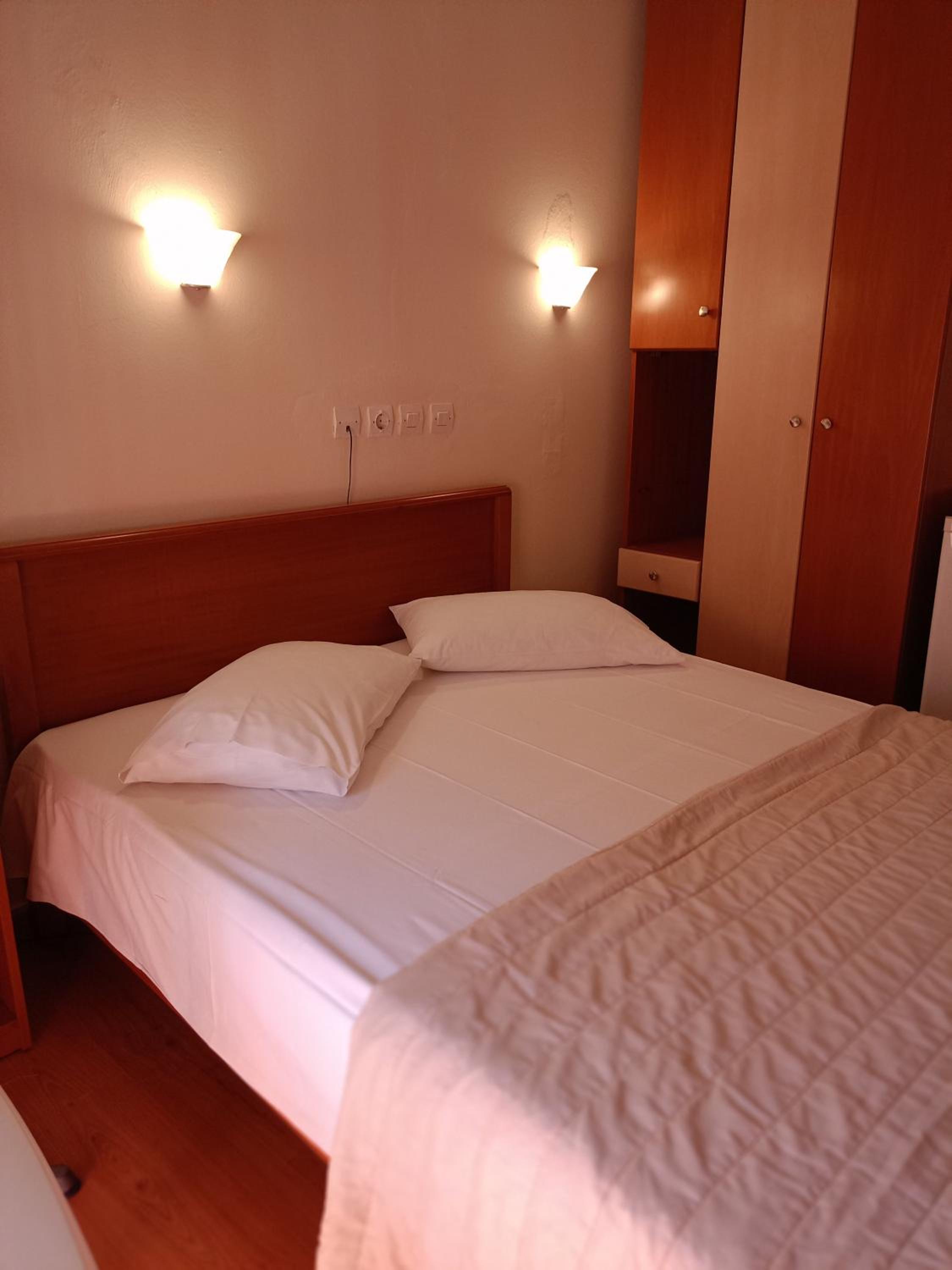 Economy Double Room photo 2